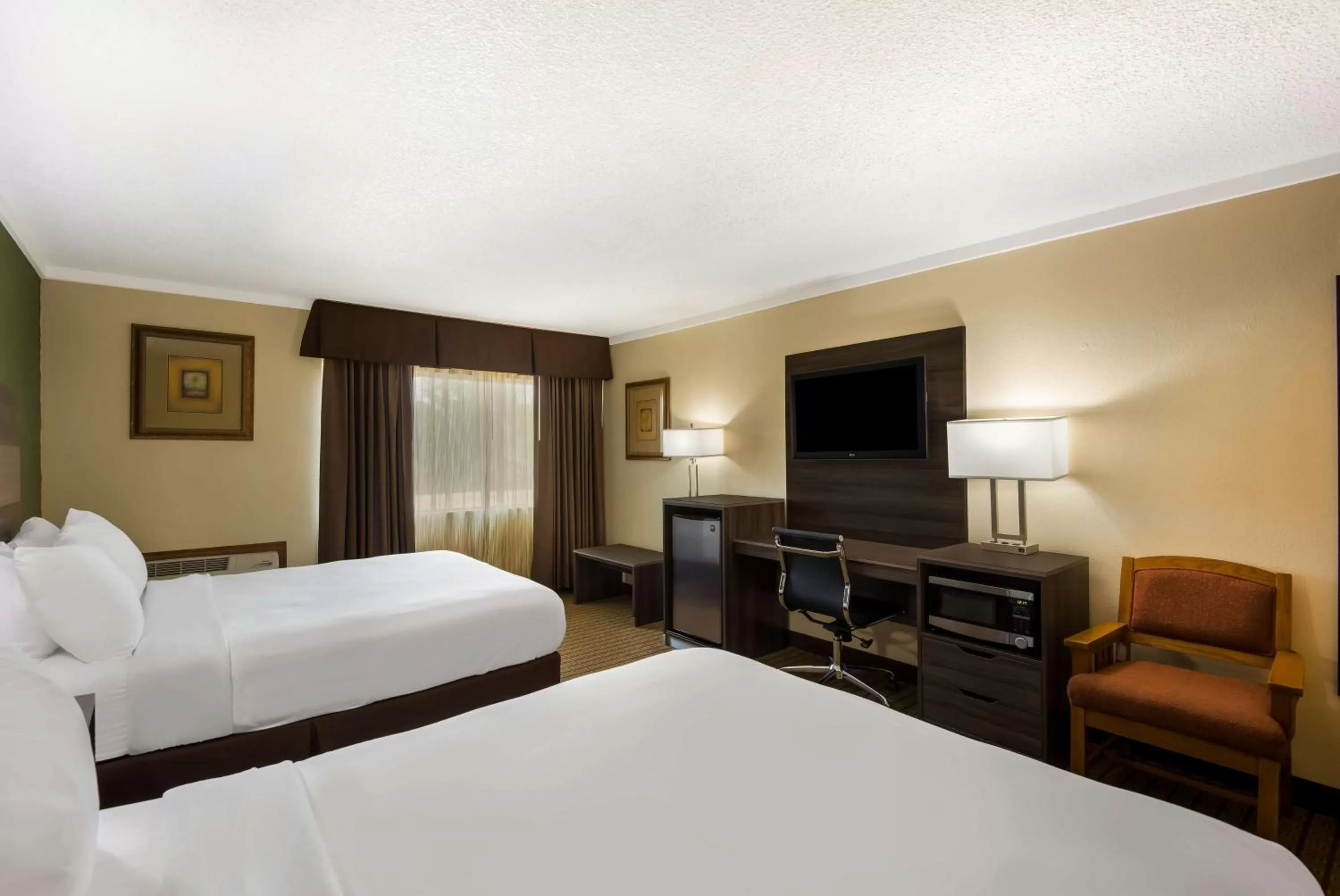 Bedroom, Bed in Best Western Prairie Inn & Conference Center