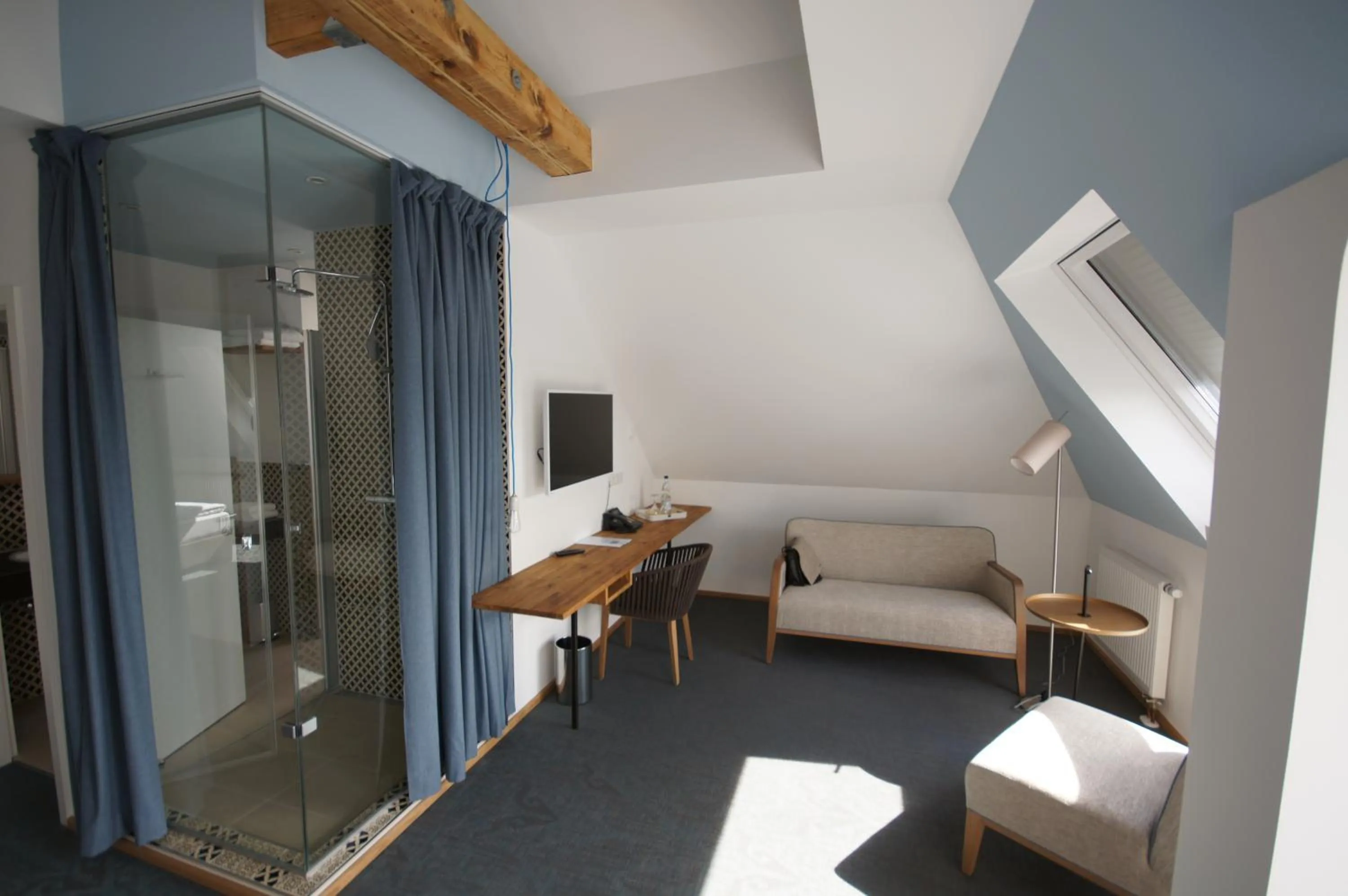 Photo of the whole room in Hotel Schöne Aussicht