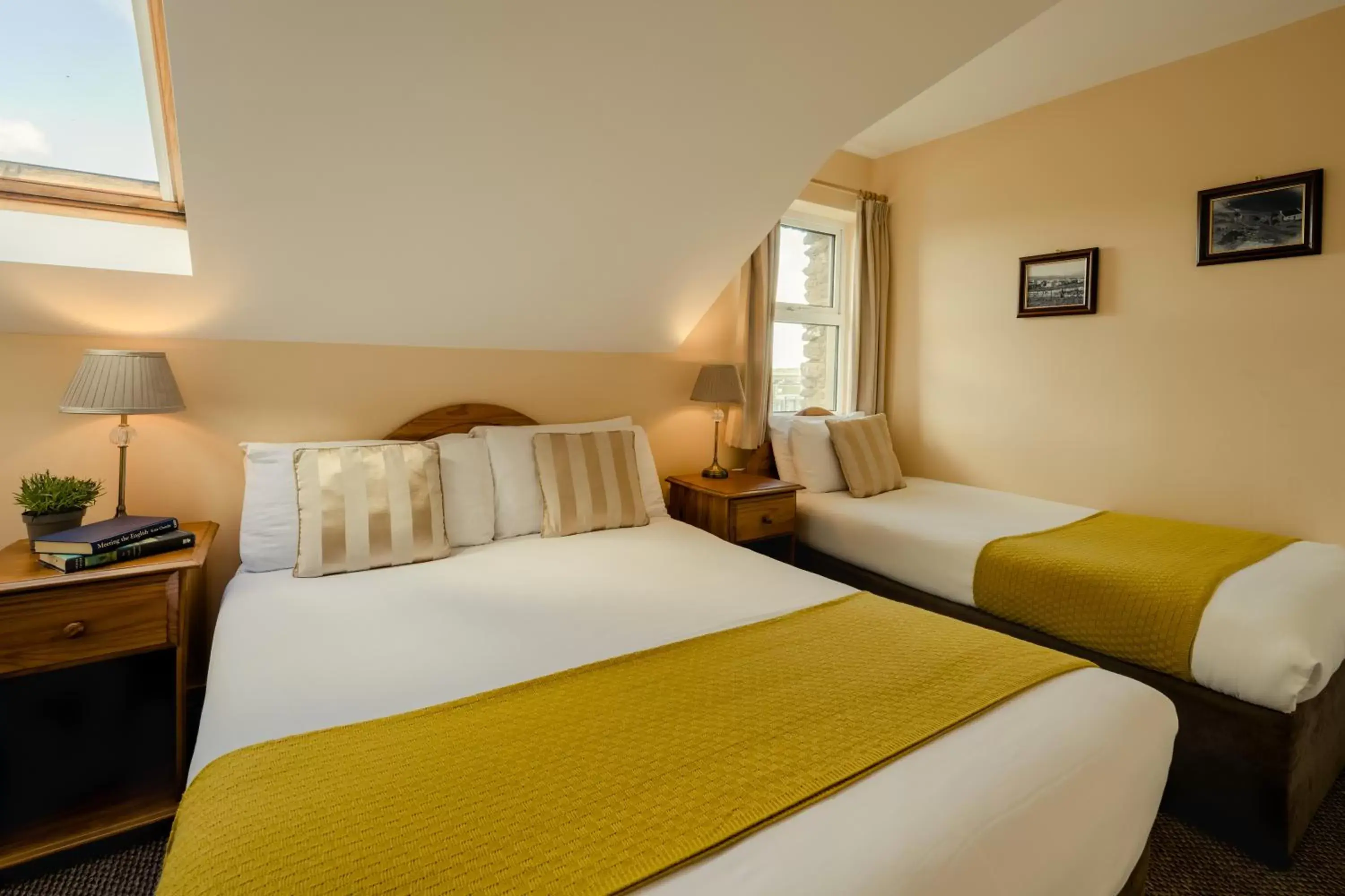 Deluxe Double Room with Sea View in The Quayside B&B Deluxe Double Room with Sea View in The Quayside B&B