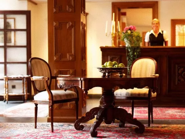 Staff in Hotel und Restaurant Burg Schnellenberg