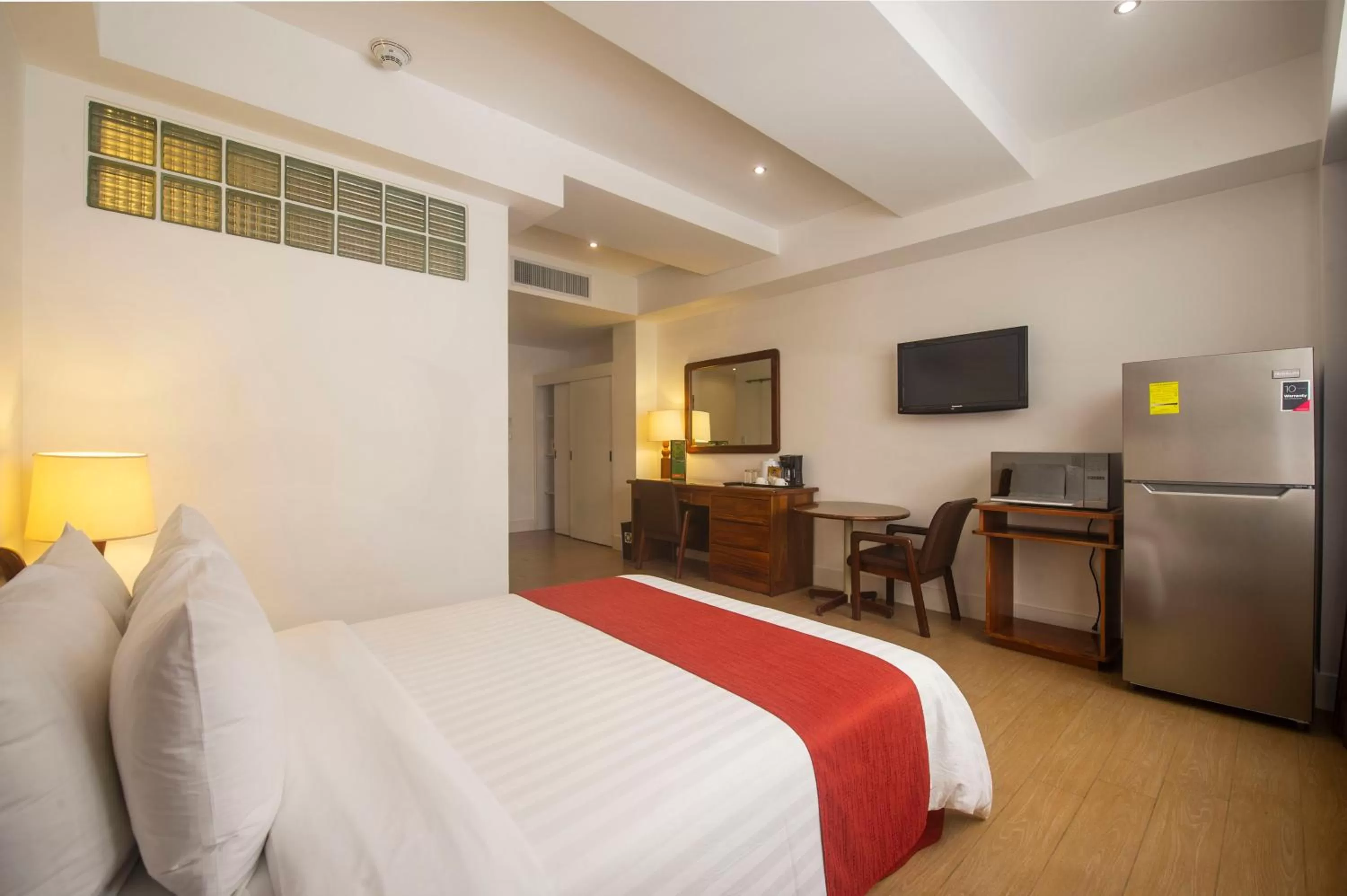 Bed in Balmoral Hotel San José CR, Historic District