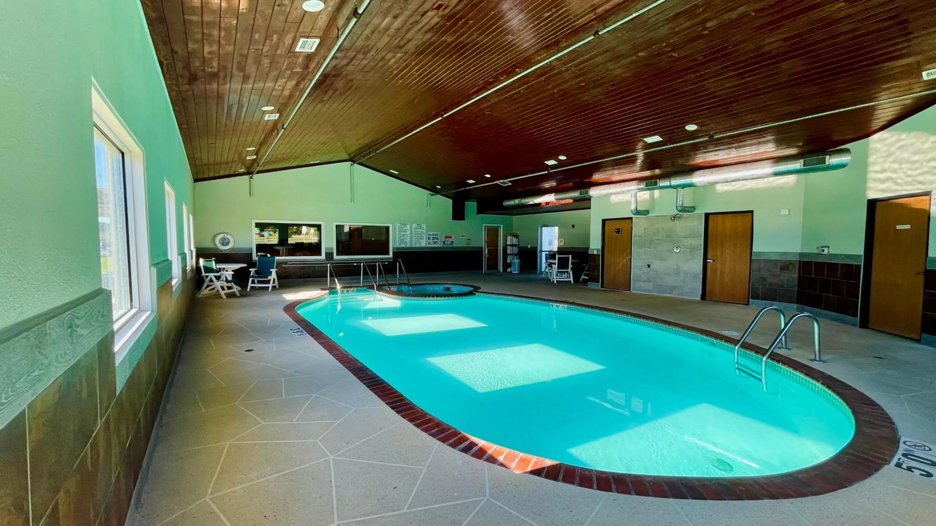 Hot Tub in Quality Inn Redgranite