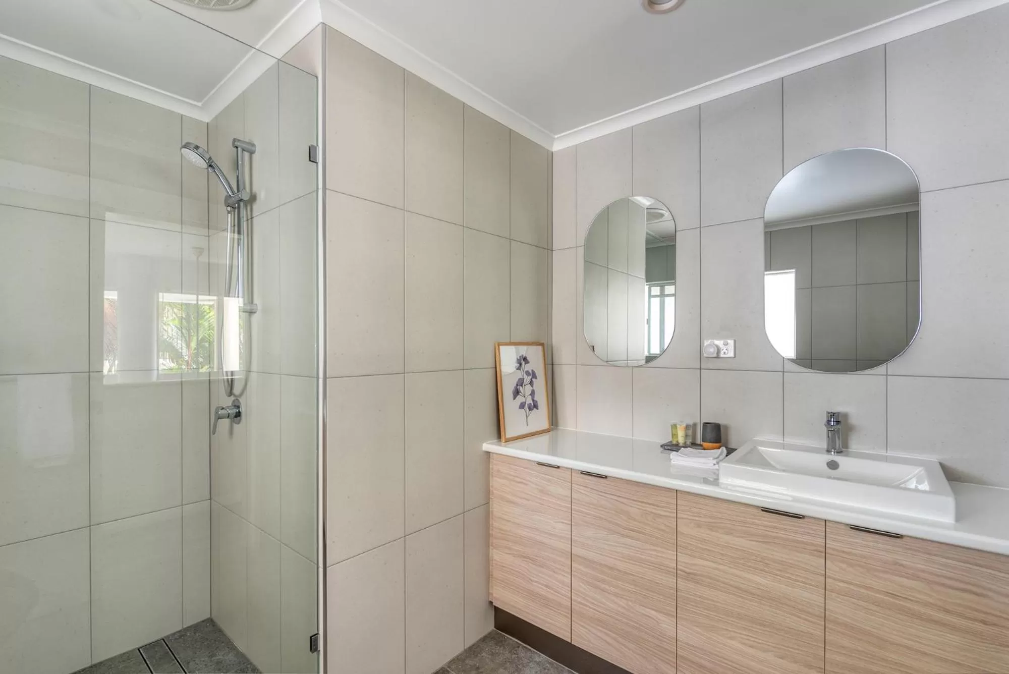 Toilet in Tropical Nites Holiday Townhouses