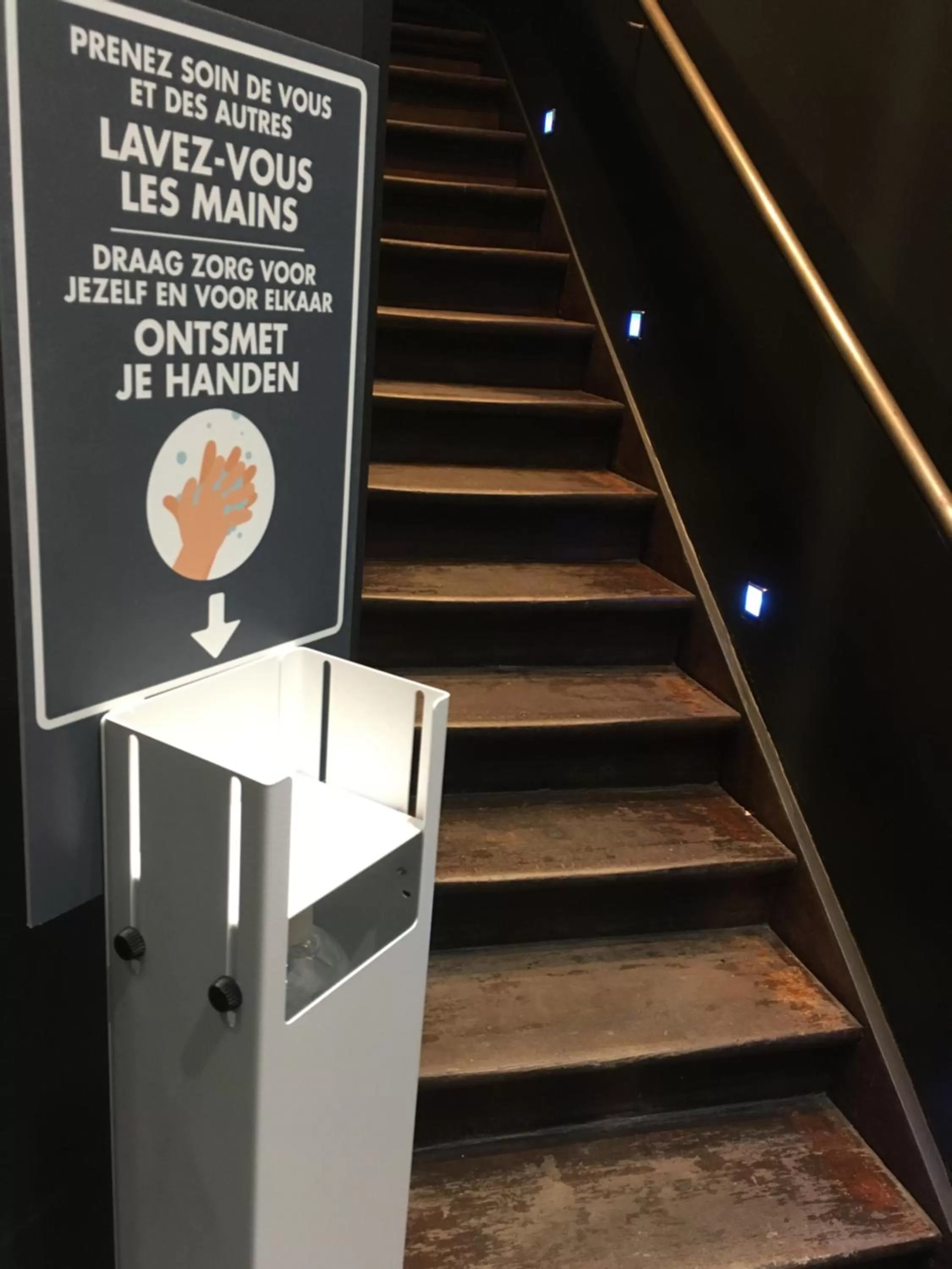 Logo/Certificate/Sign in All In One