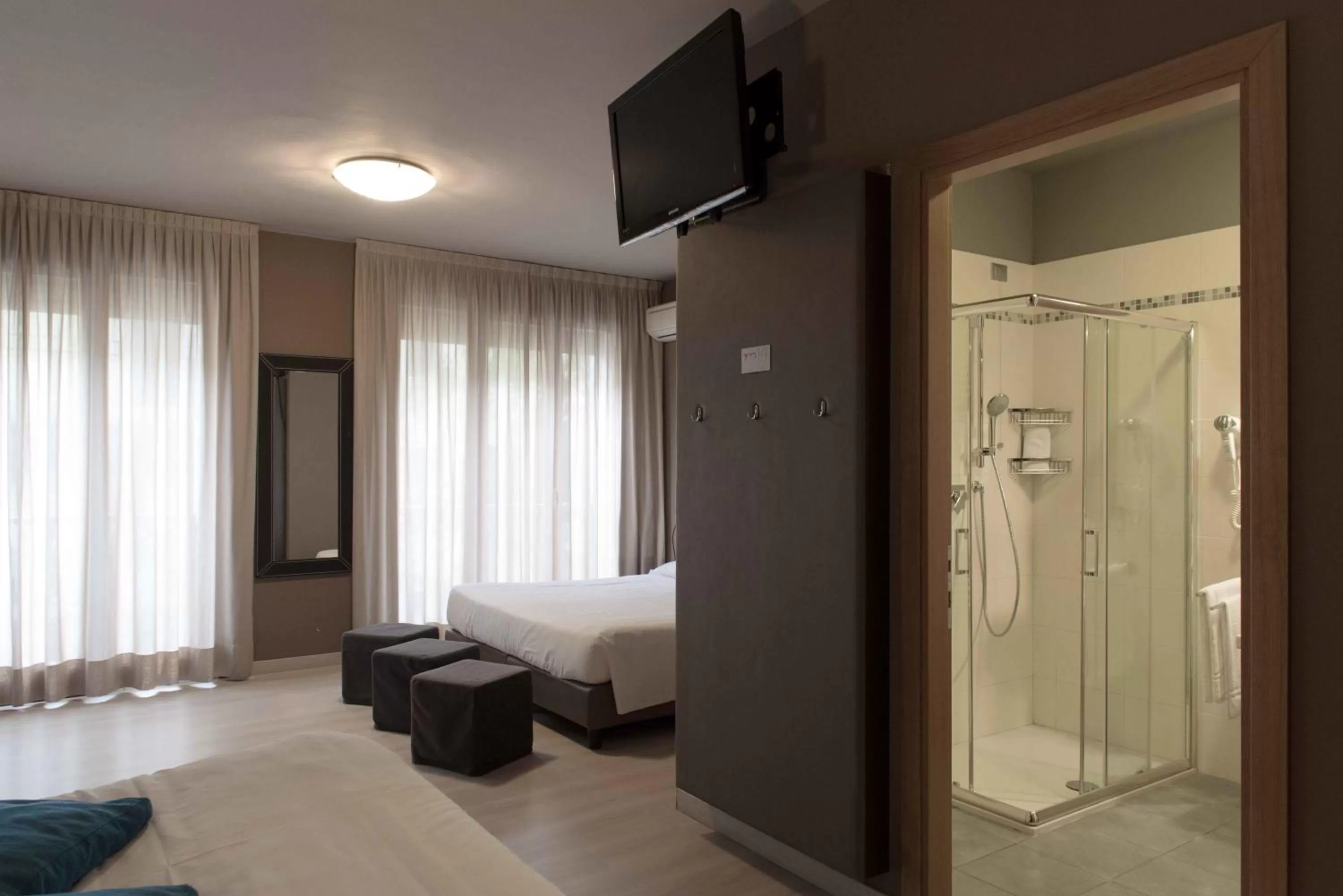 Photo of the whole room, Bed in M14 Hotel & Spa