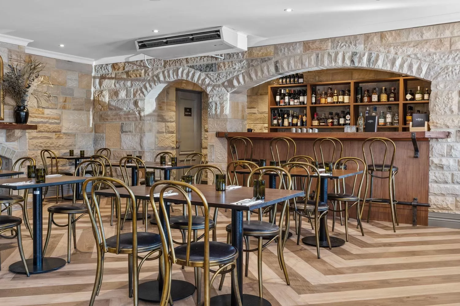 Restaurant/places to eat in Wildes Hotel Kangaroo Valley