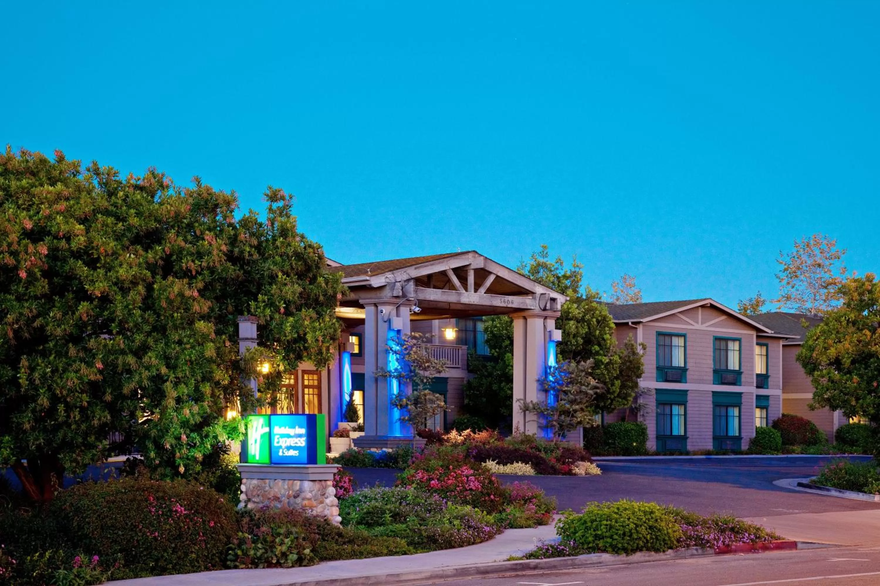 Property building in Holiday Inn Express & Suites Carpinteria by IHG