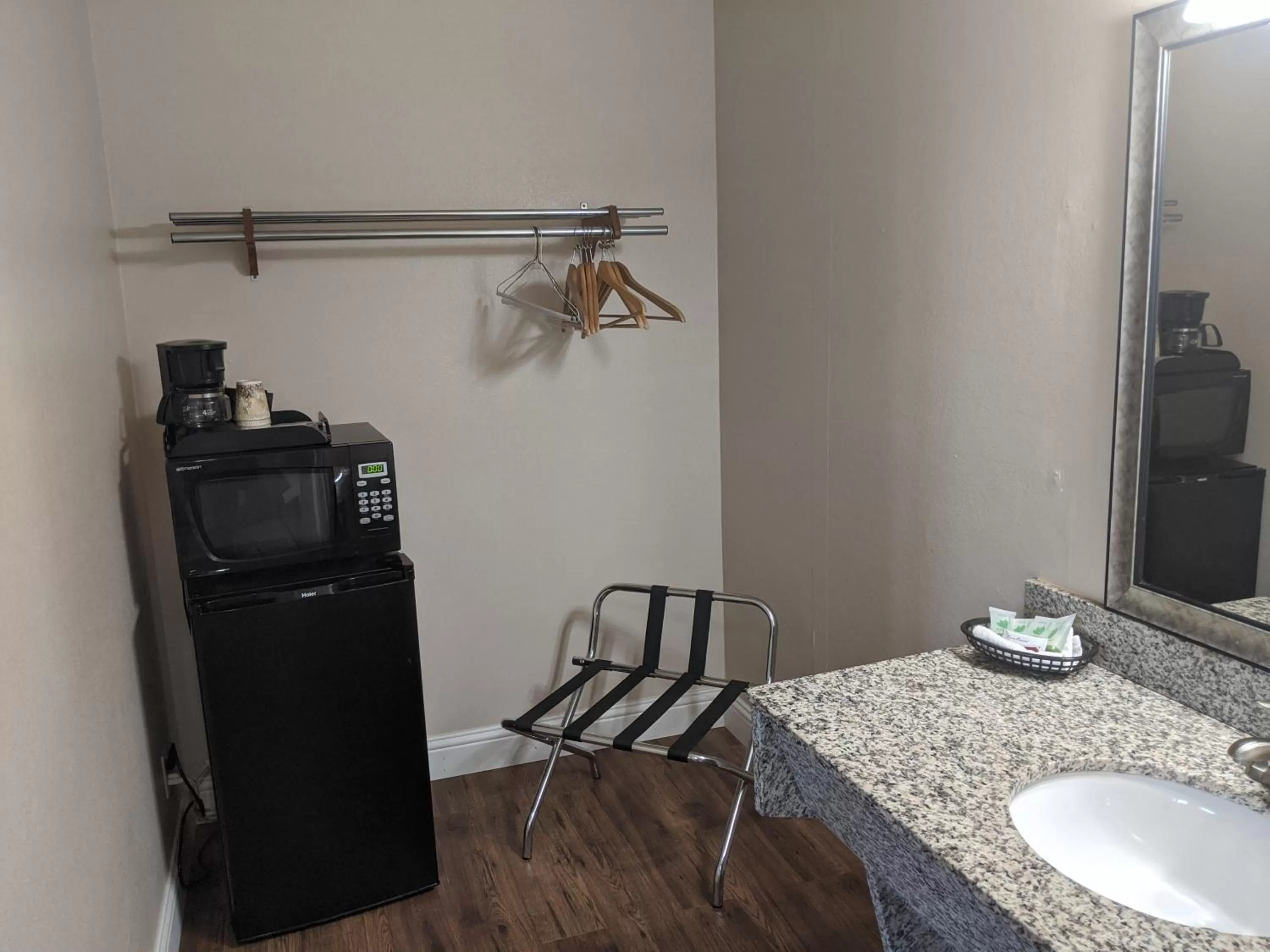 Queen Room with Two Queen Beds in AmeriCoast Inn