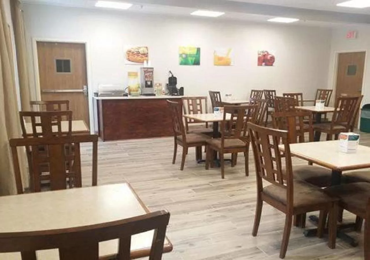 Continental breakfast in Quality Inn & Suites Schoharie near Howe Caverns