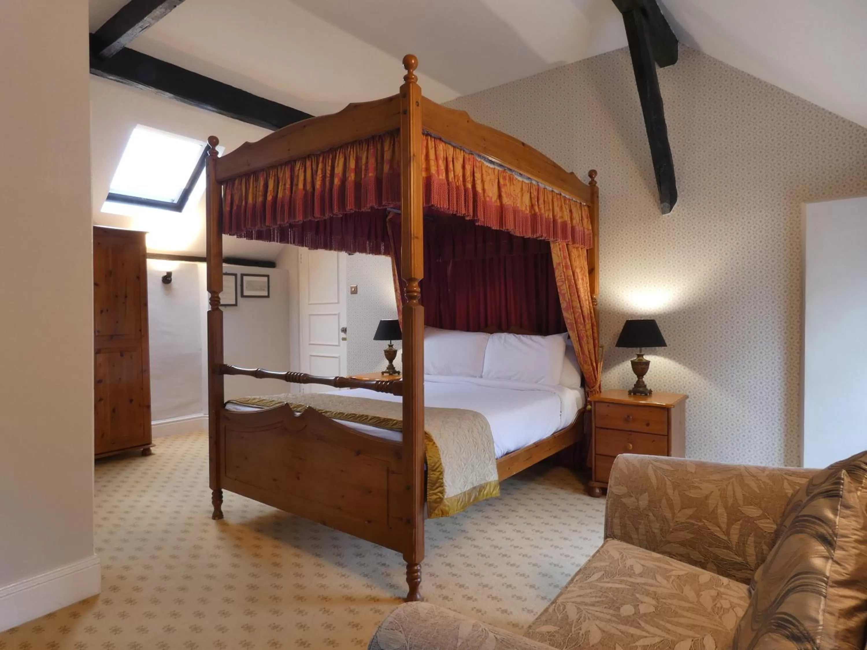 Bed in Marston Farm Hotel
