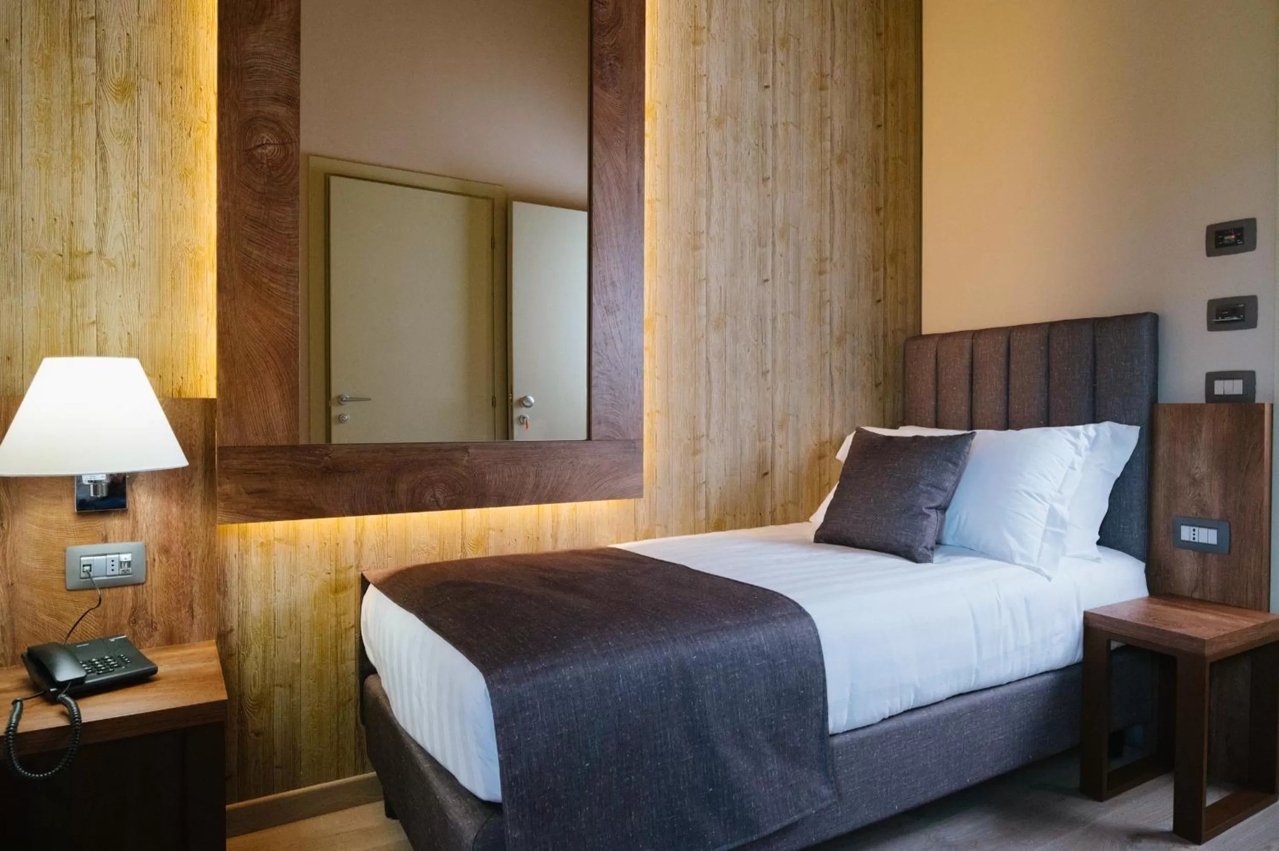 Bed in Lake Hotel La Pieve