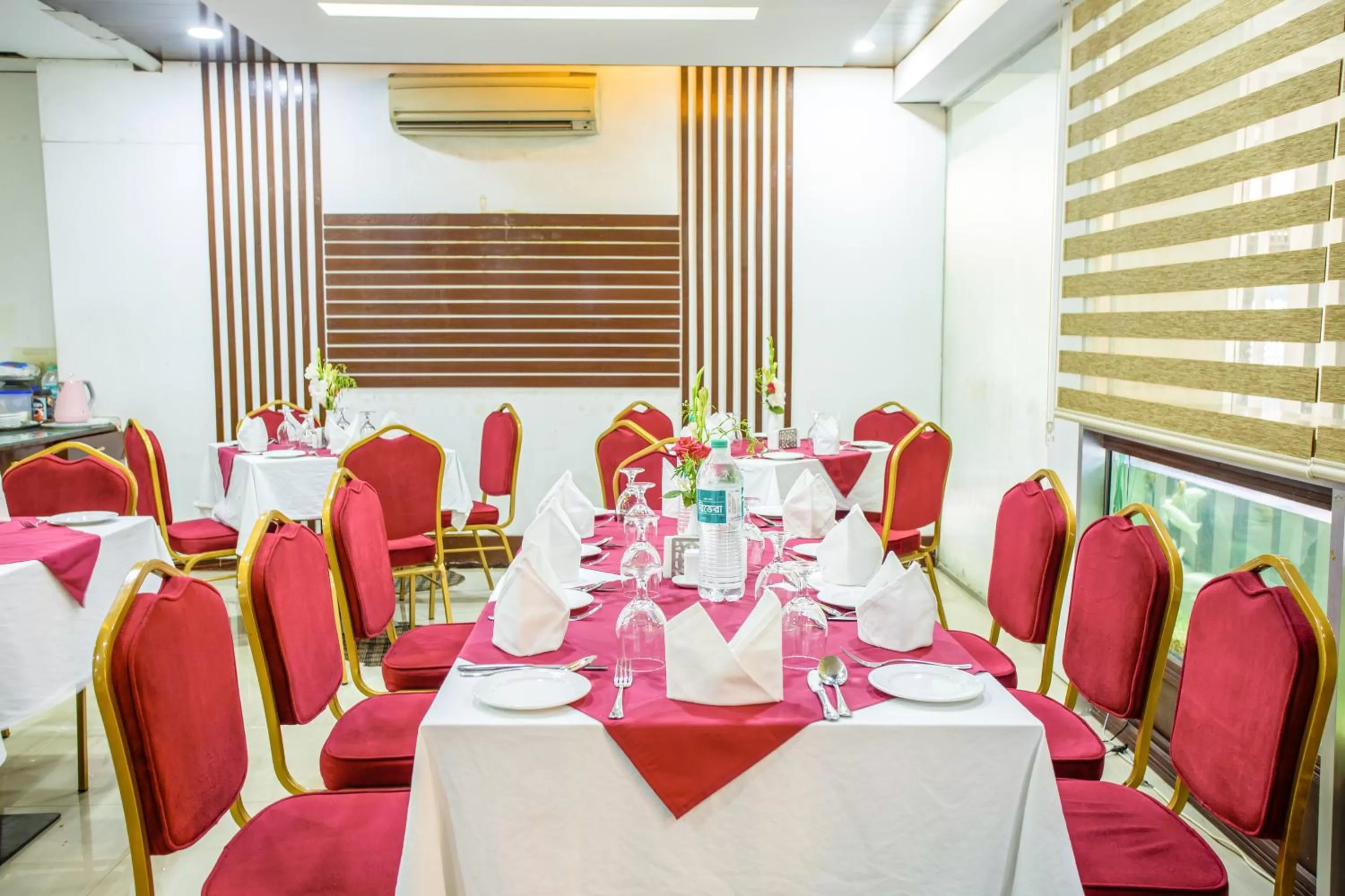 Restaurant/places to eat in Hotel La Villa Western by Sea Pearl Beach Resort & Spa