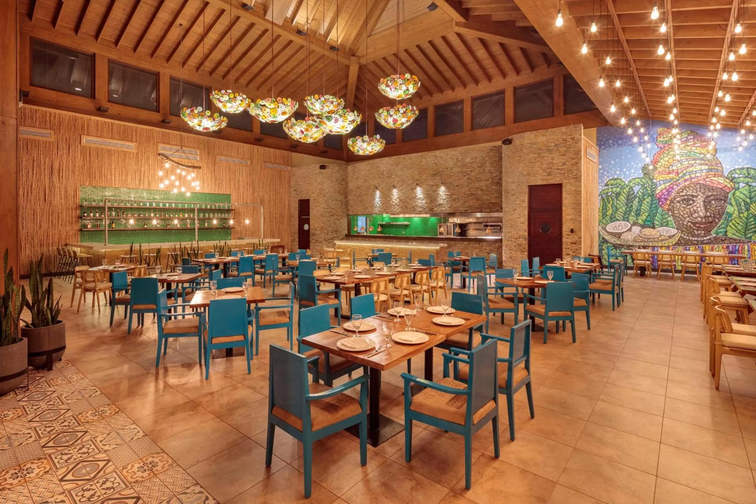 Restaurant/places to eat in Indura Beach & Golf Resort Curio Collection By Hilton