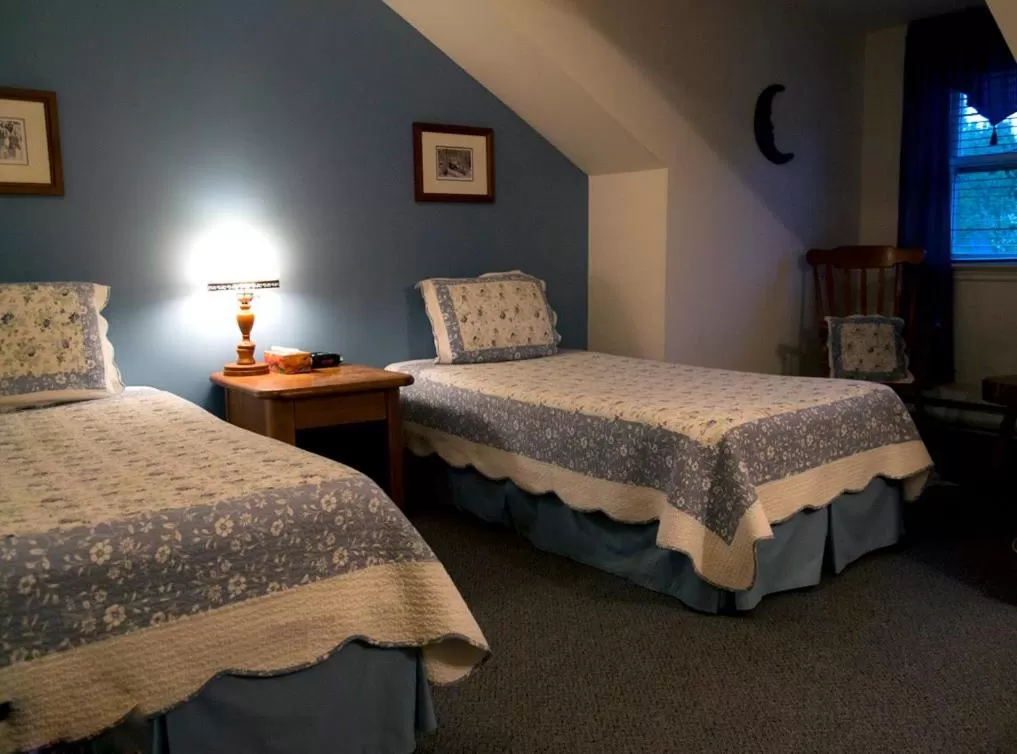 Bed in Auberge Micro-Brasserie Le Baril Roulant