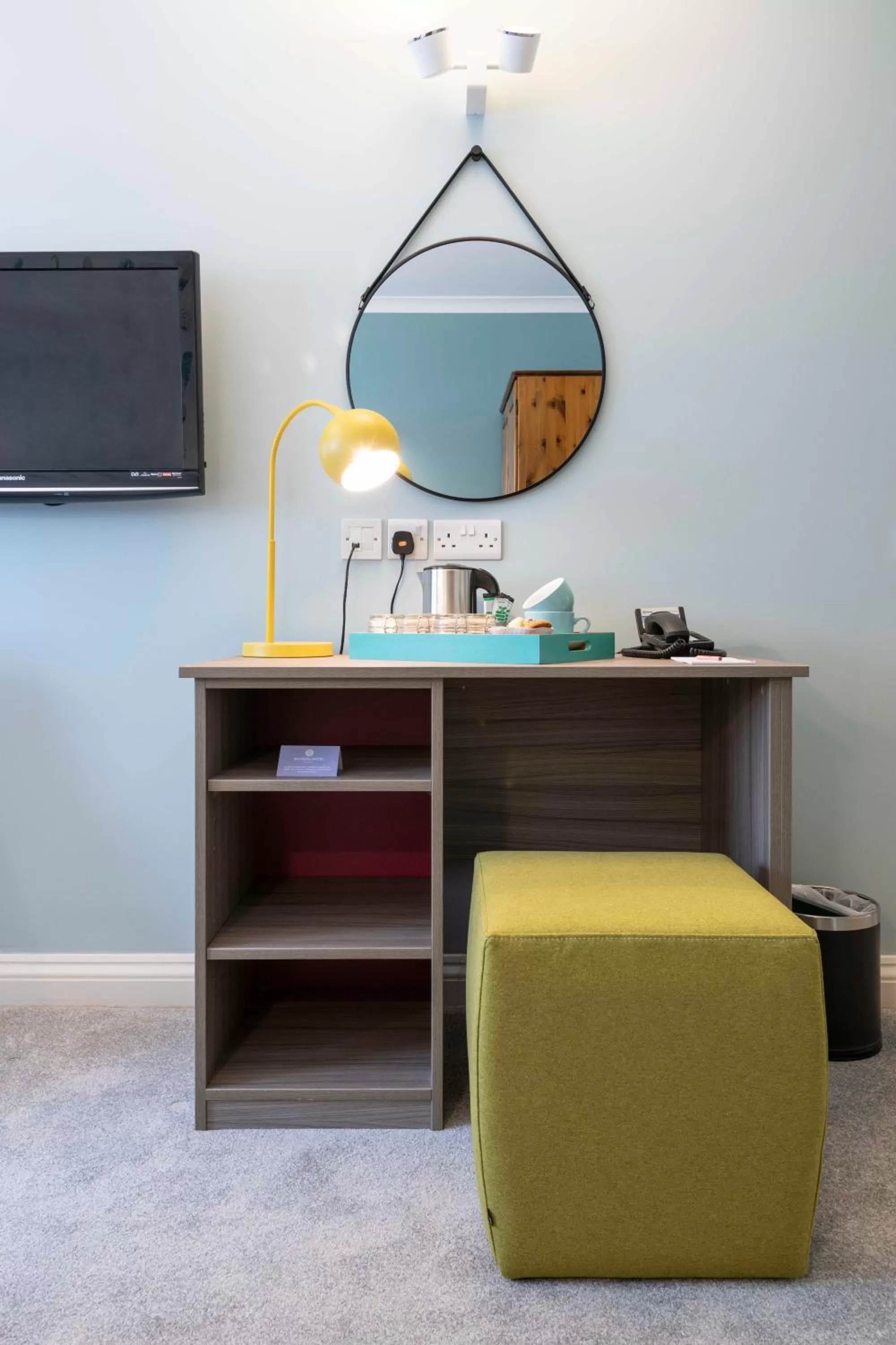 TV and multimedia, TV/Entertainment Center in Wisteria Hotel