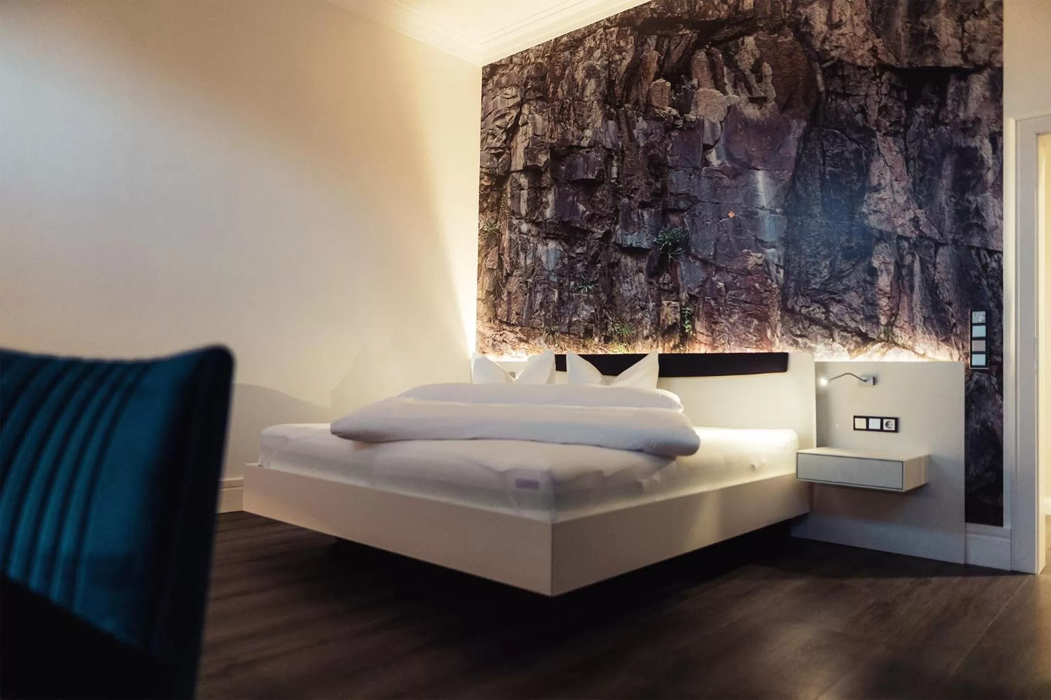 Bed in Hotel - Pension & Gaststätte "Alter König"