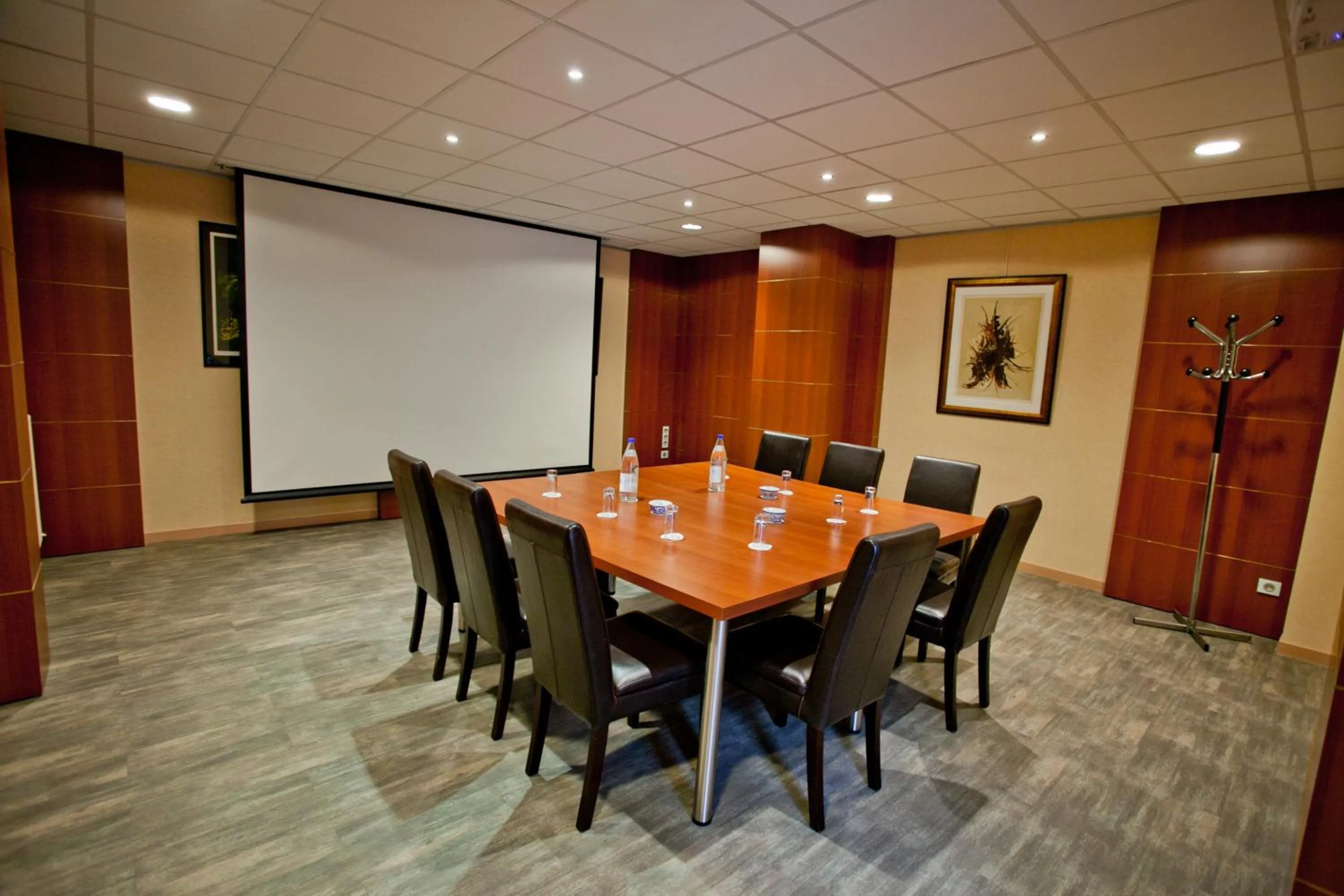 Business facilities in The Originals City, Hôtel Ascotel, Lille Est Grand Stade