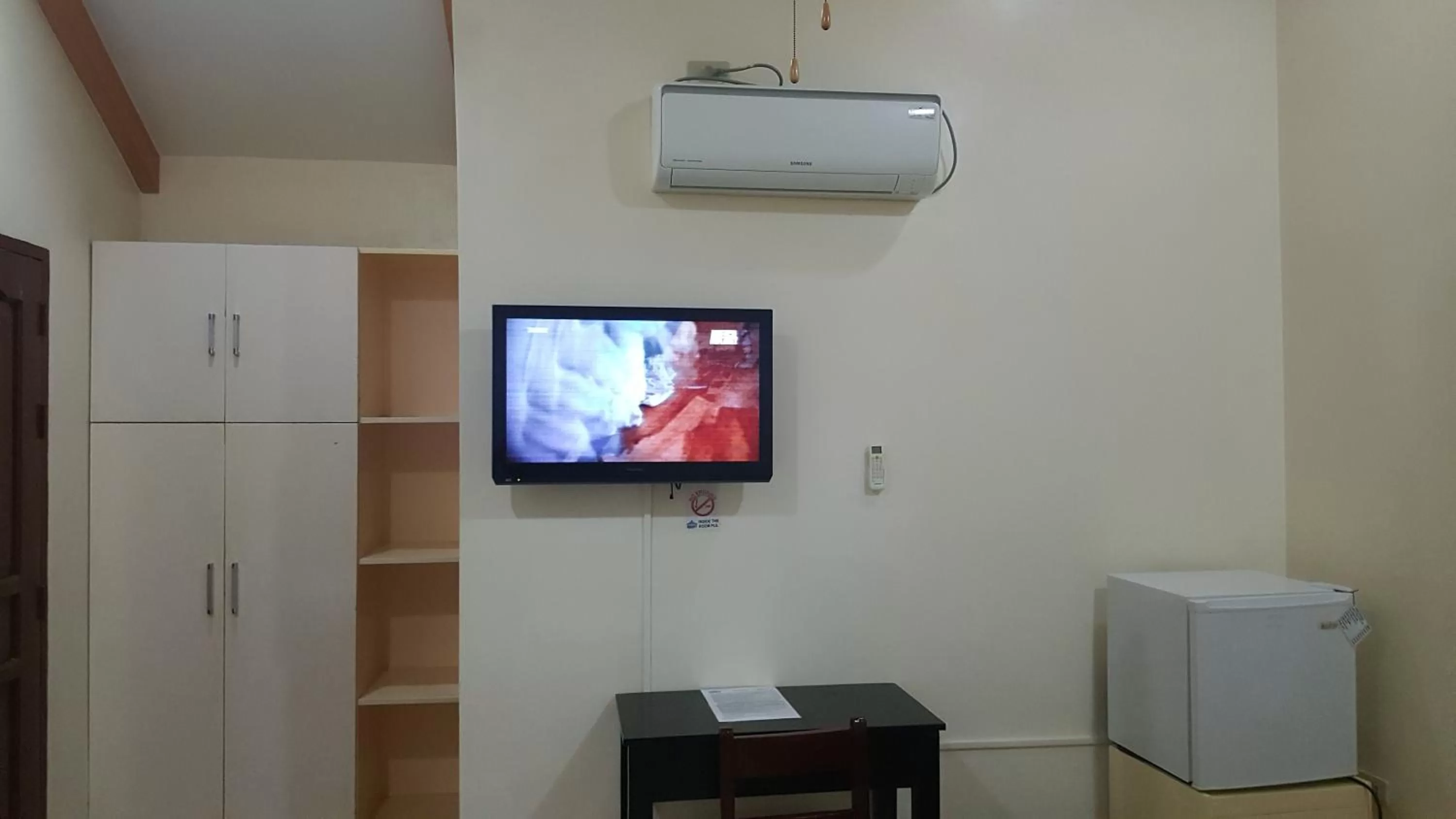 TV and multimedia in Blue Lagoon Inn & Suites