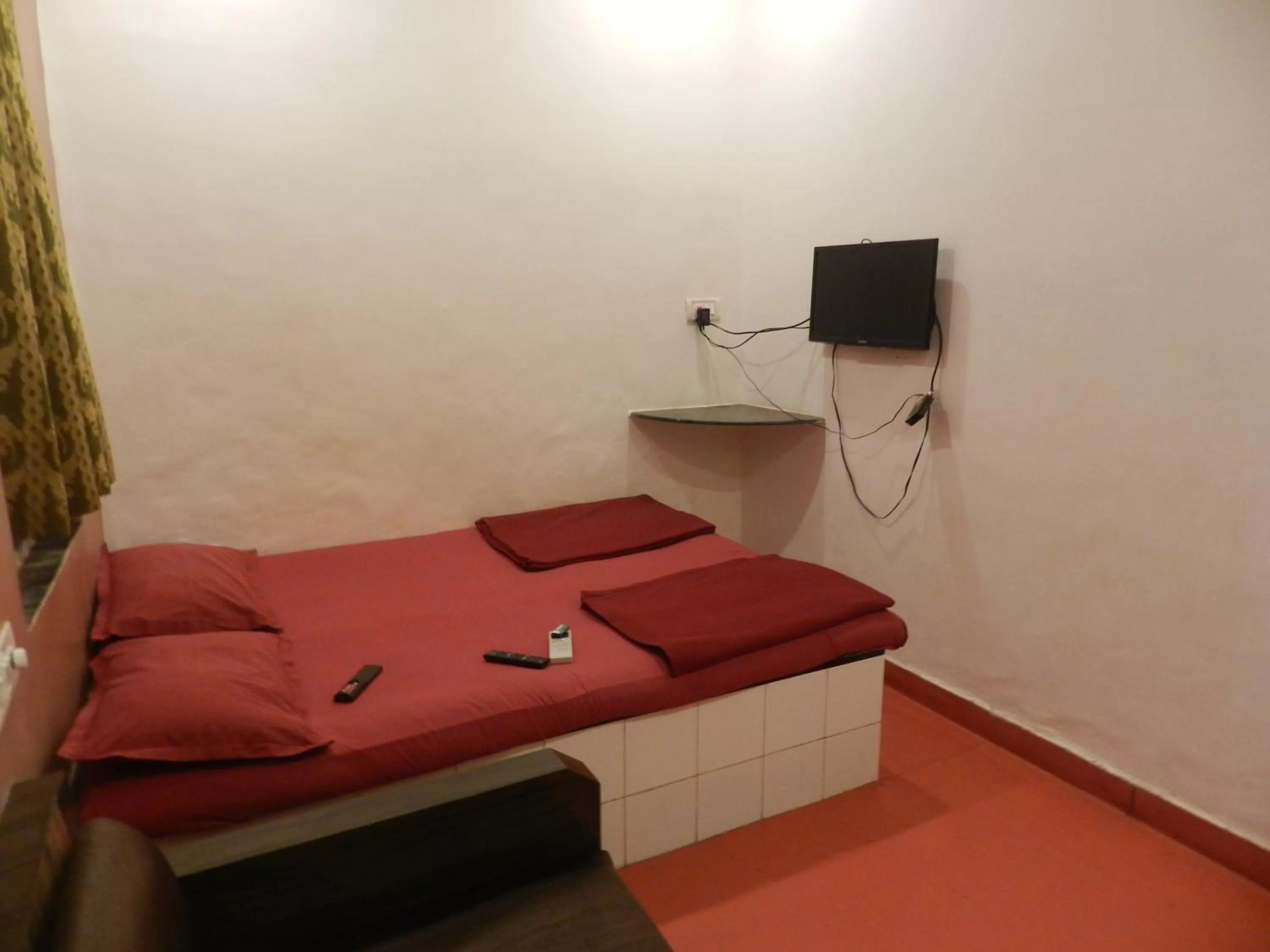 Bed in Sayeban Hotel