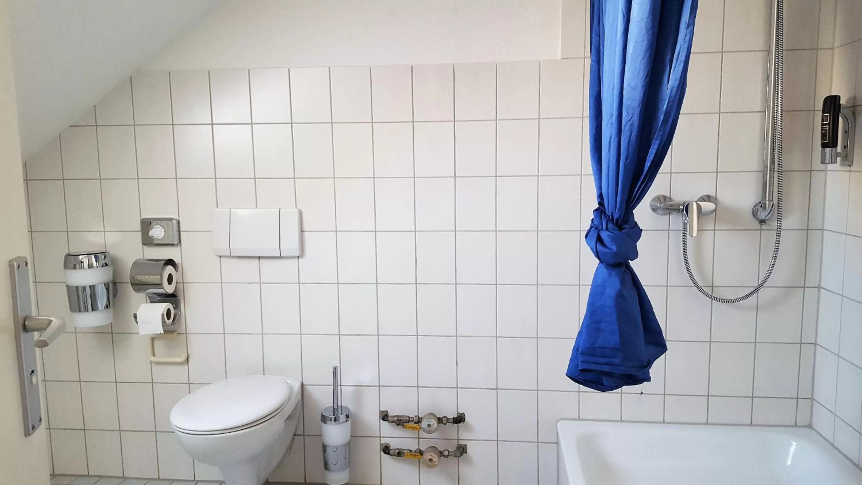 Shower in Aparthotel B & L