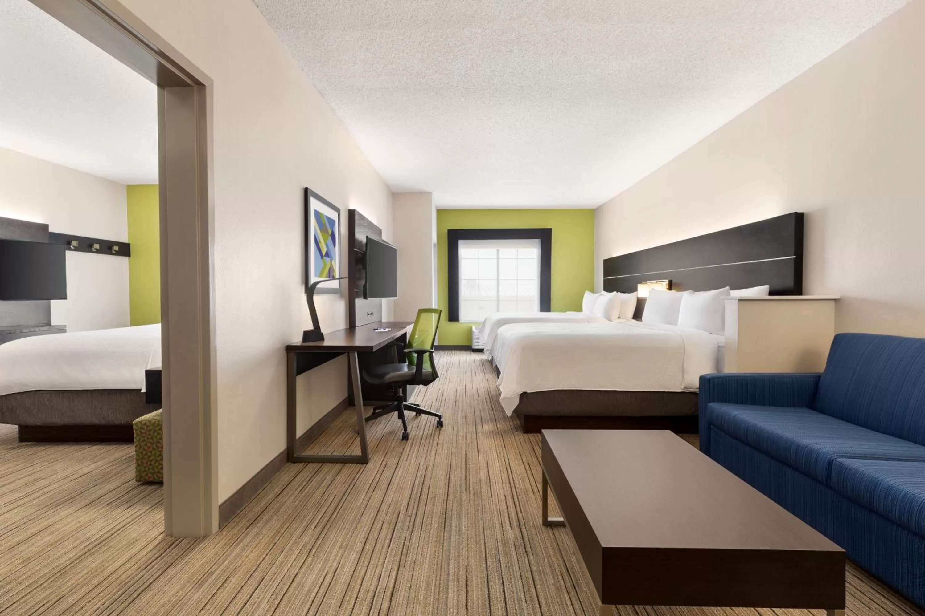 Photo of the whole room, Bed in Holiday Inn Express Hotel & Suites Shawnee I-40 by IHG