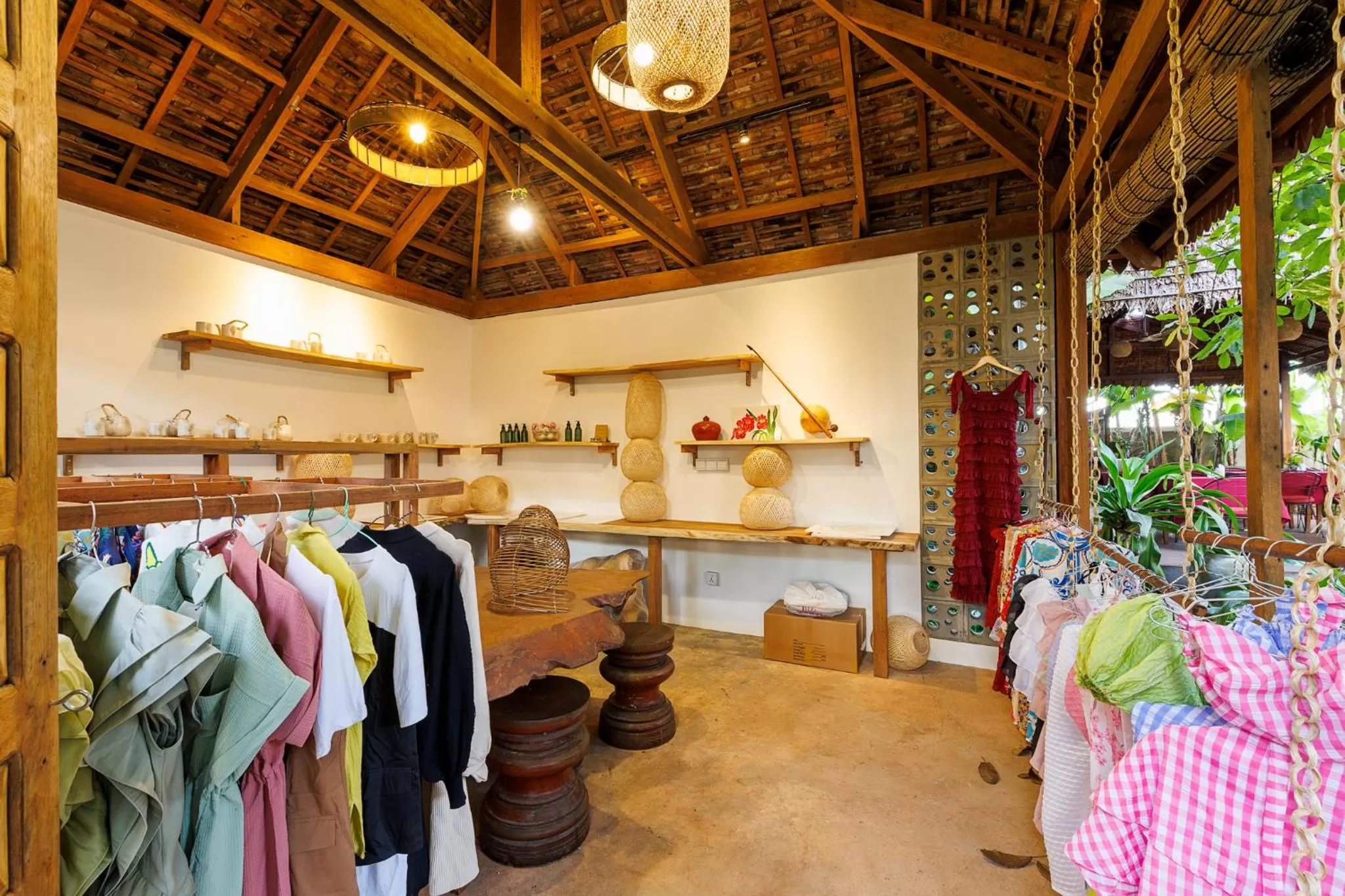On-site shops in Dontrei Villa Angkor