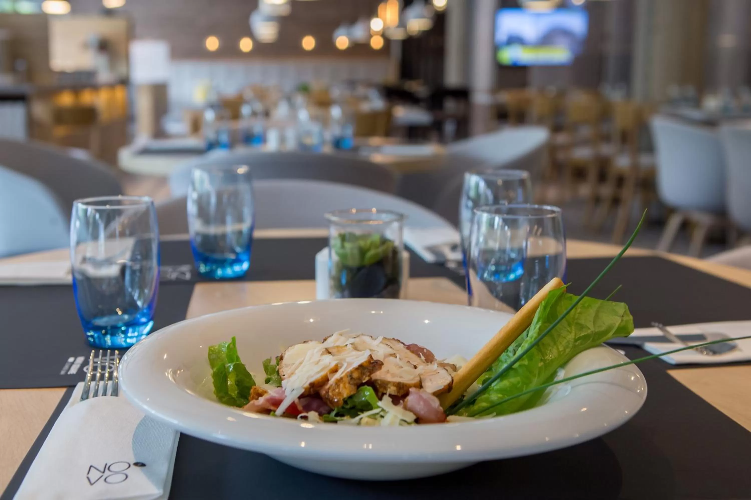 Restaurant/places to eat in Novotel Wrocław Centrum