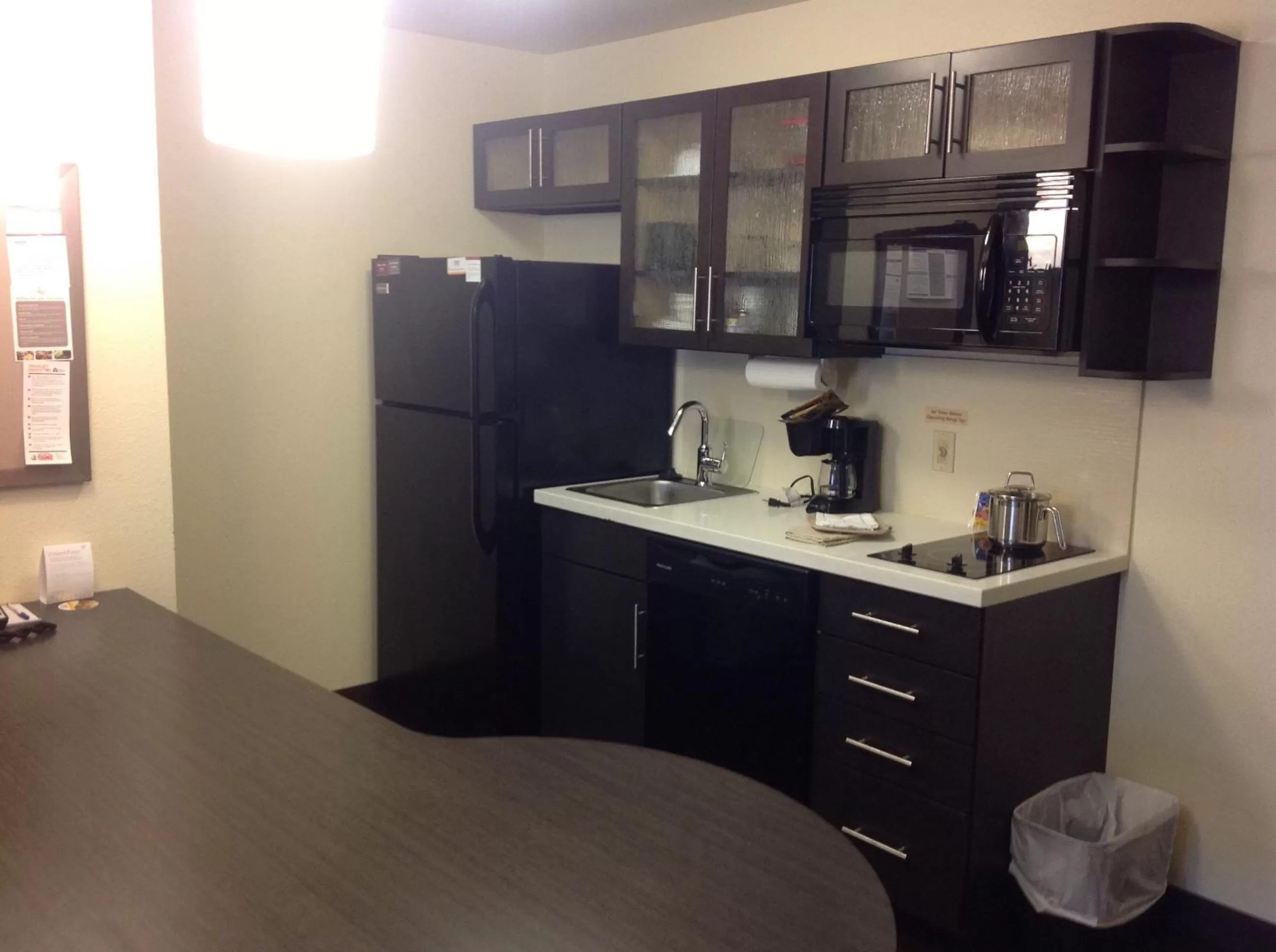 Queen Studio Suite with Bath Tub - Mobility Accessible - Non-Smoking in Candlewood Suites Nashville - Goodlettsville, an IHG Hotel