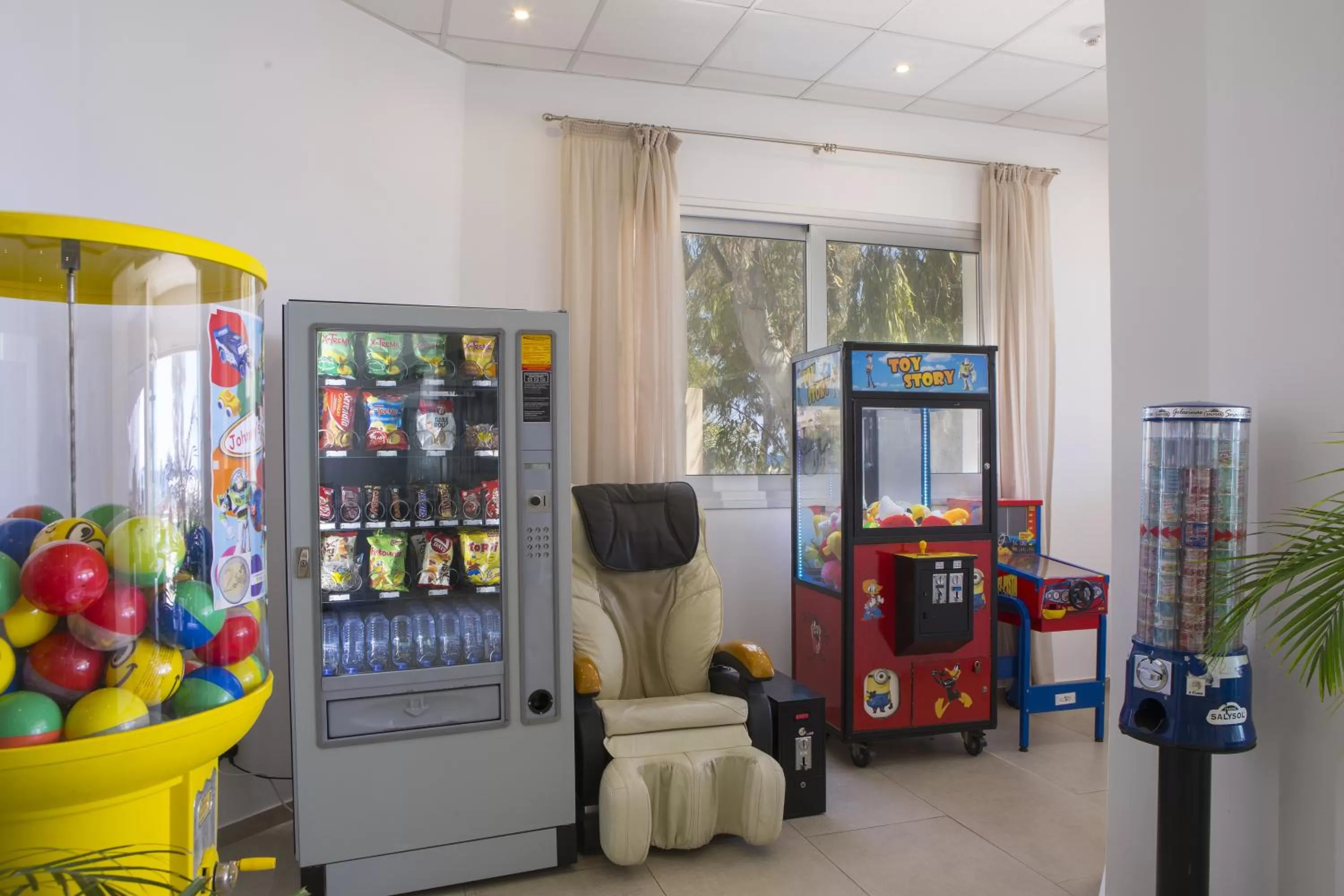 Food and drinks in Harmony Bay Hotel