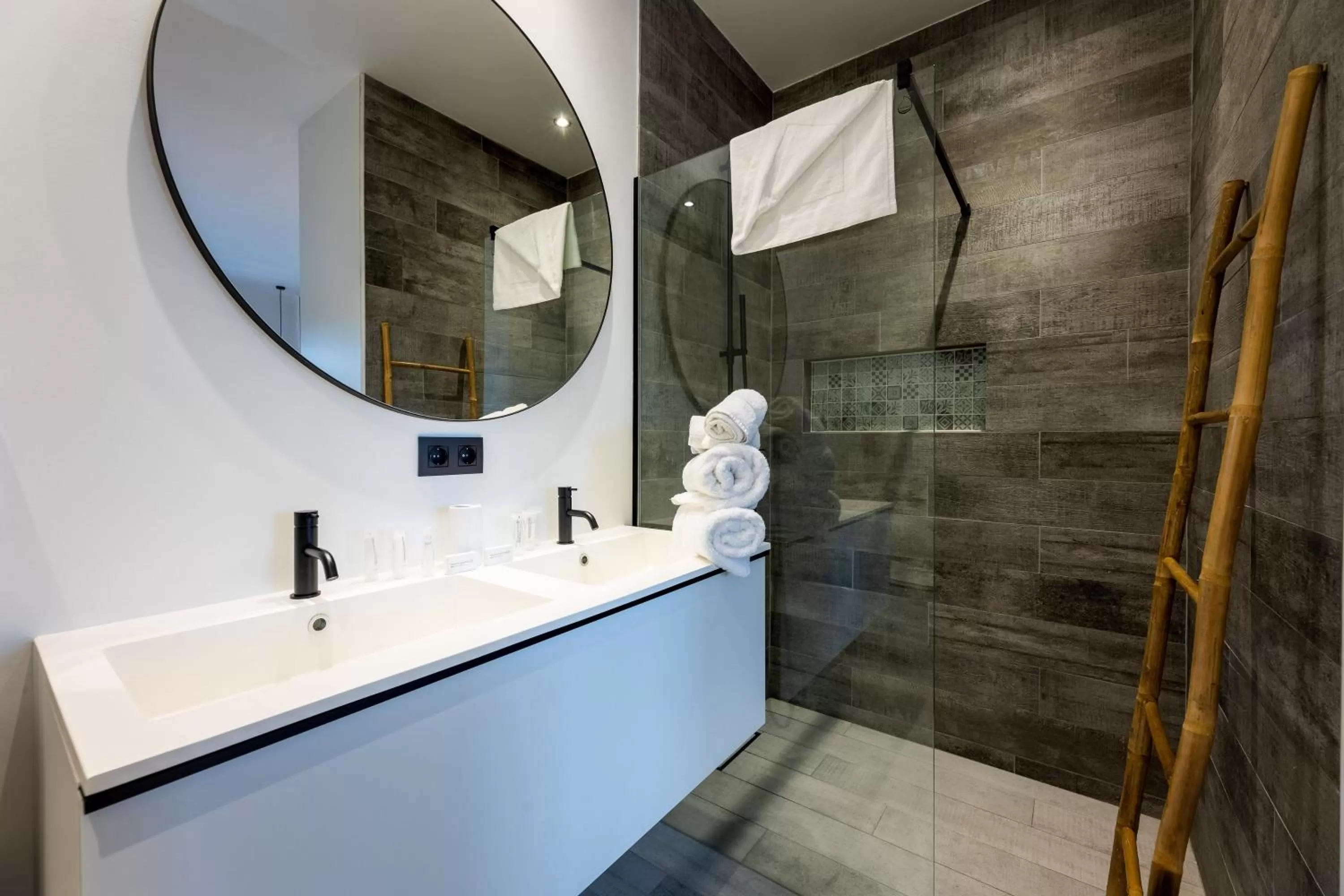 Bathroom in The Reef - Blue Bay Golf & Beach Resort