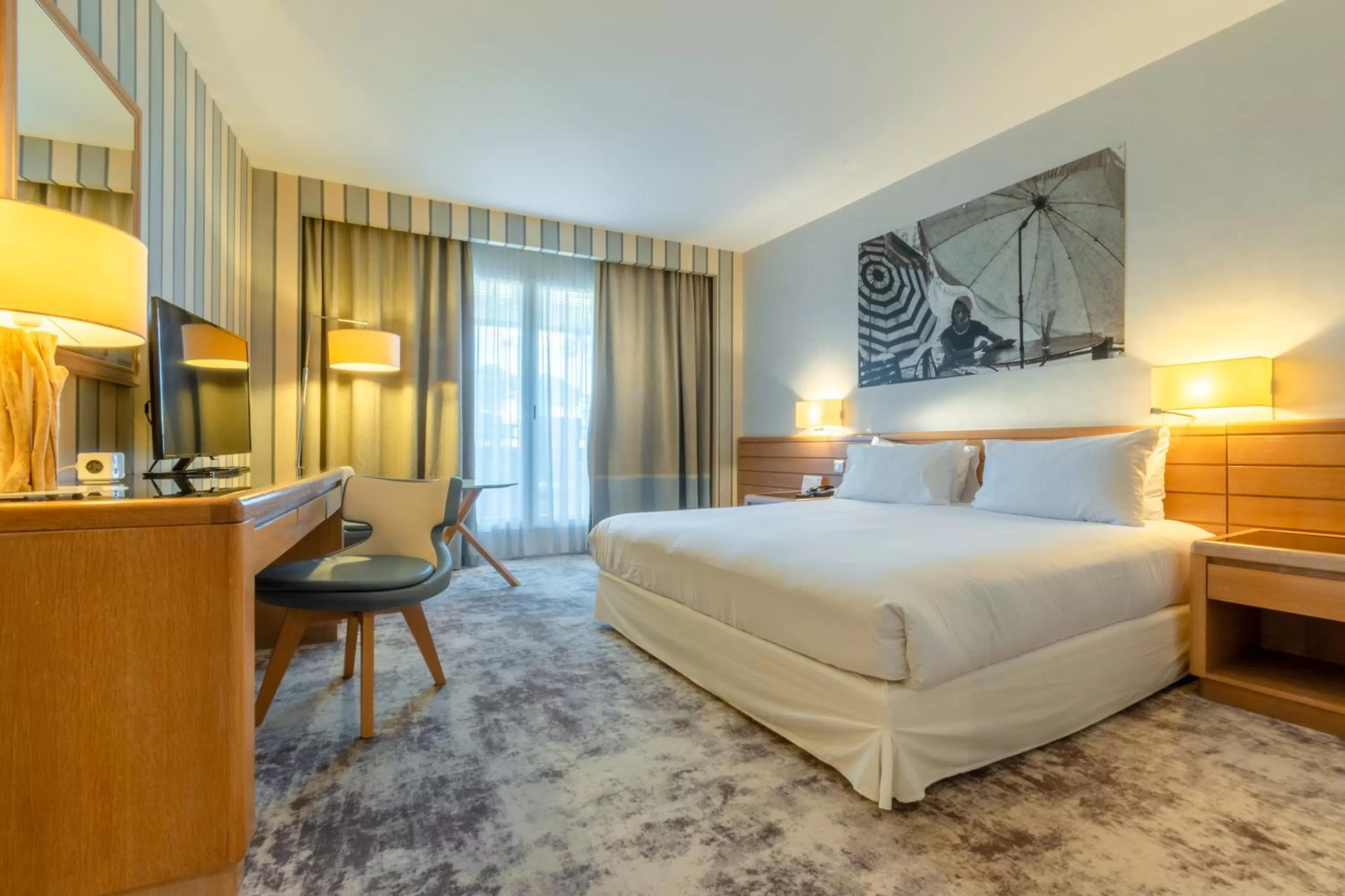 Bed in Holiday Inn Nice - Port St Laurent by IHG