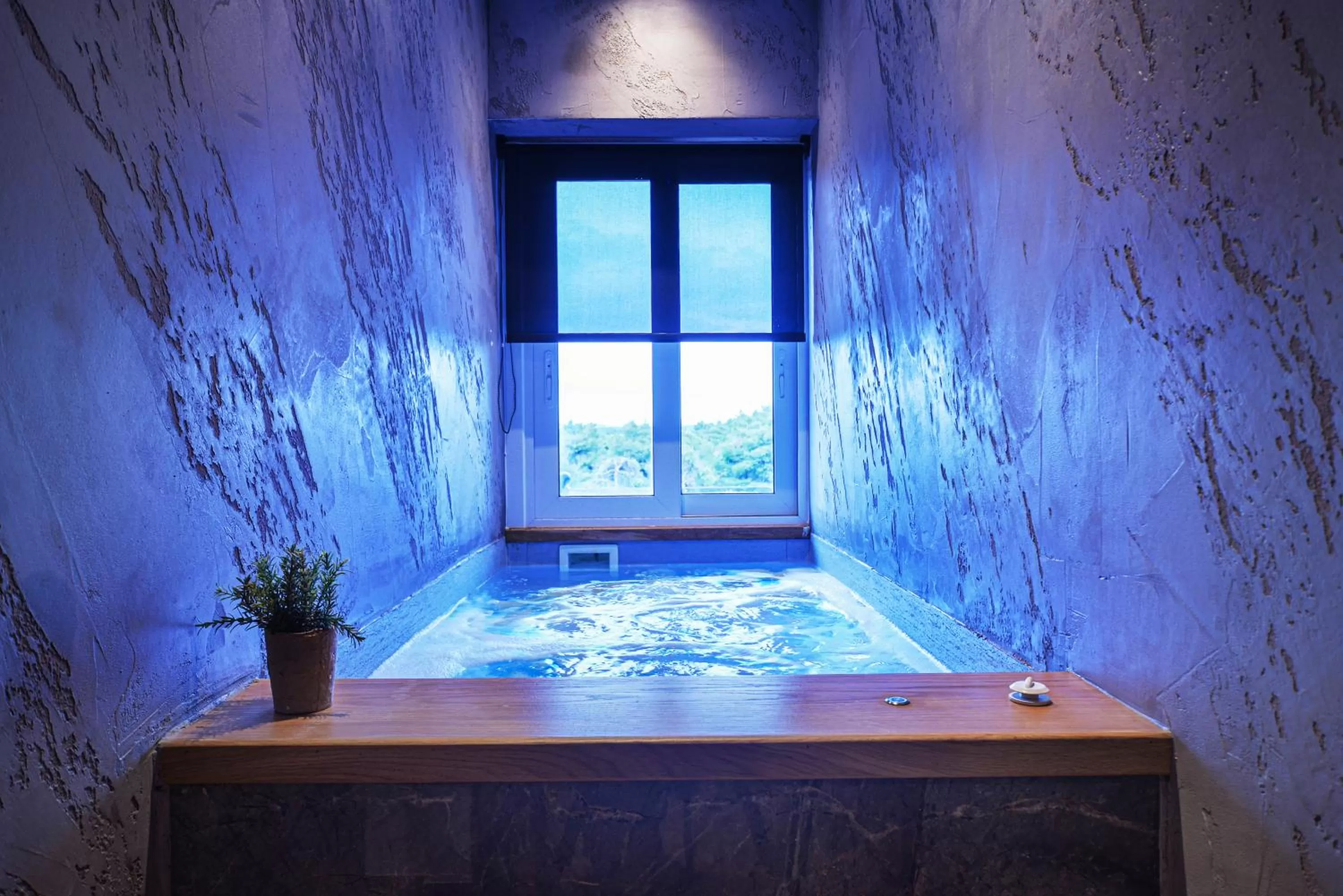 Hot Tub in Anixi Hotel by AP