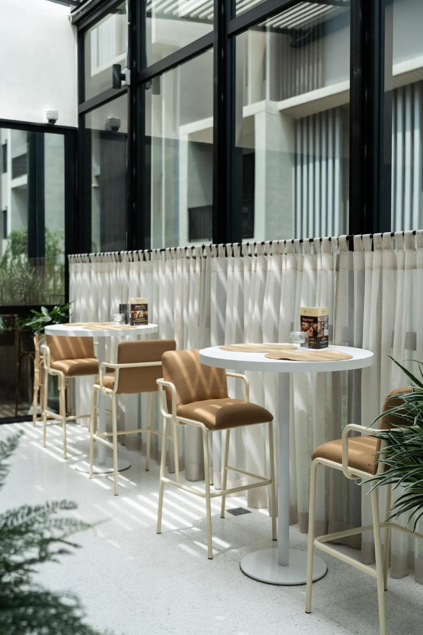 Lounge or bar in Mii Hotel Srinakarin