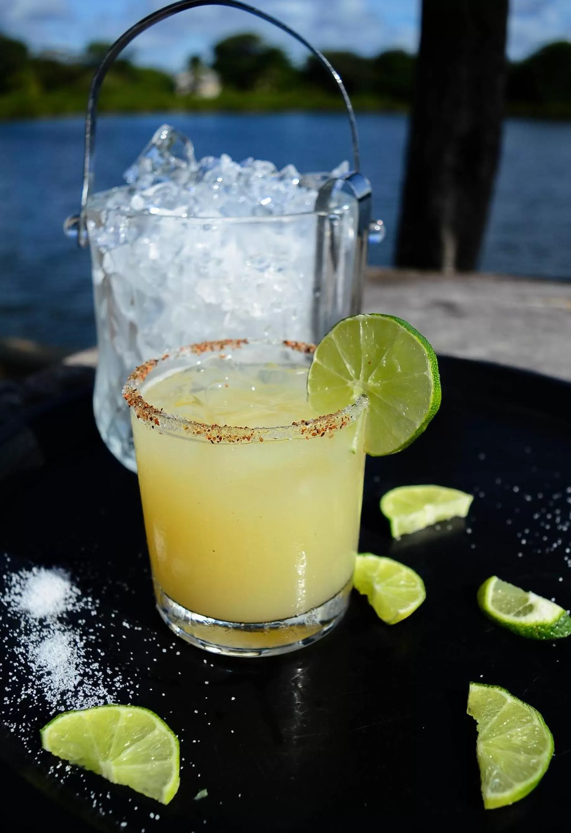 Lounge or bar in Lamanai Hotel & Marina