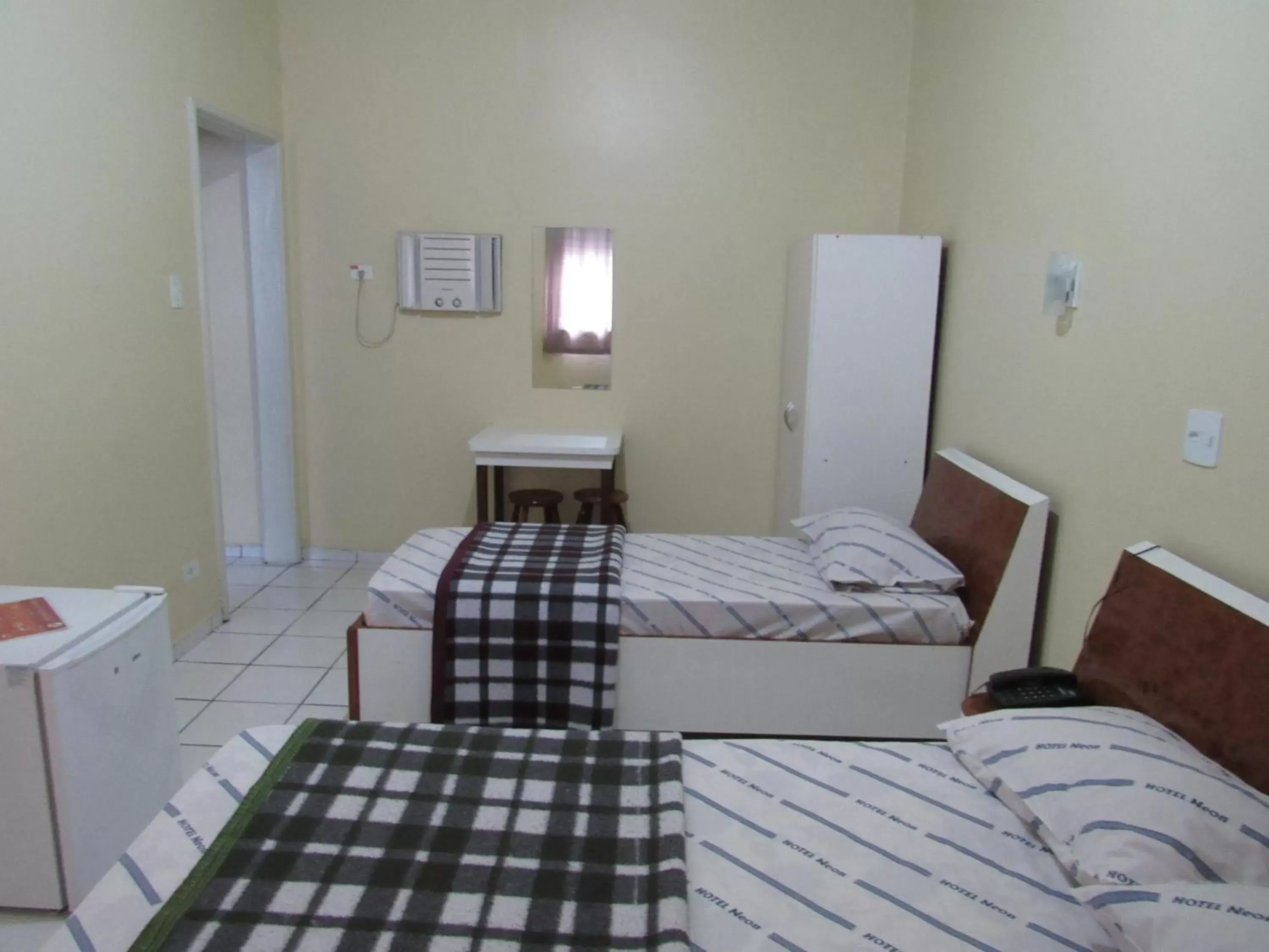 Economy Triple Room in Hotel Neon - próximo a 25 de março, Bom Retiro e Brás, á 2min do mirante Sampa SKY e pista de skate Anhangabaú Economy Triple Room in Hotel Neon - próximo a 25 de março, Bom Retiro e Brás, á 2min do mirante Sampa SKY e pista de skate Anhangabaú