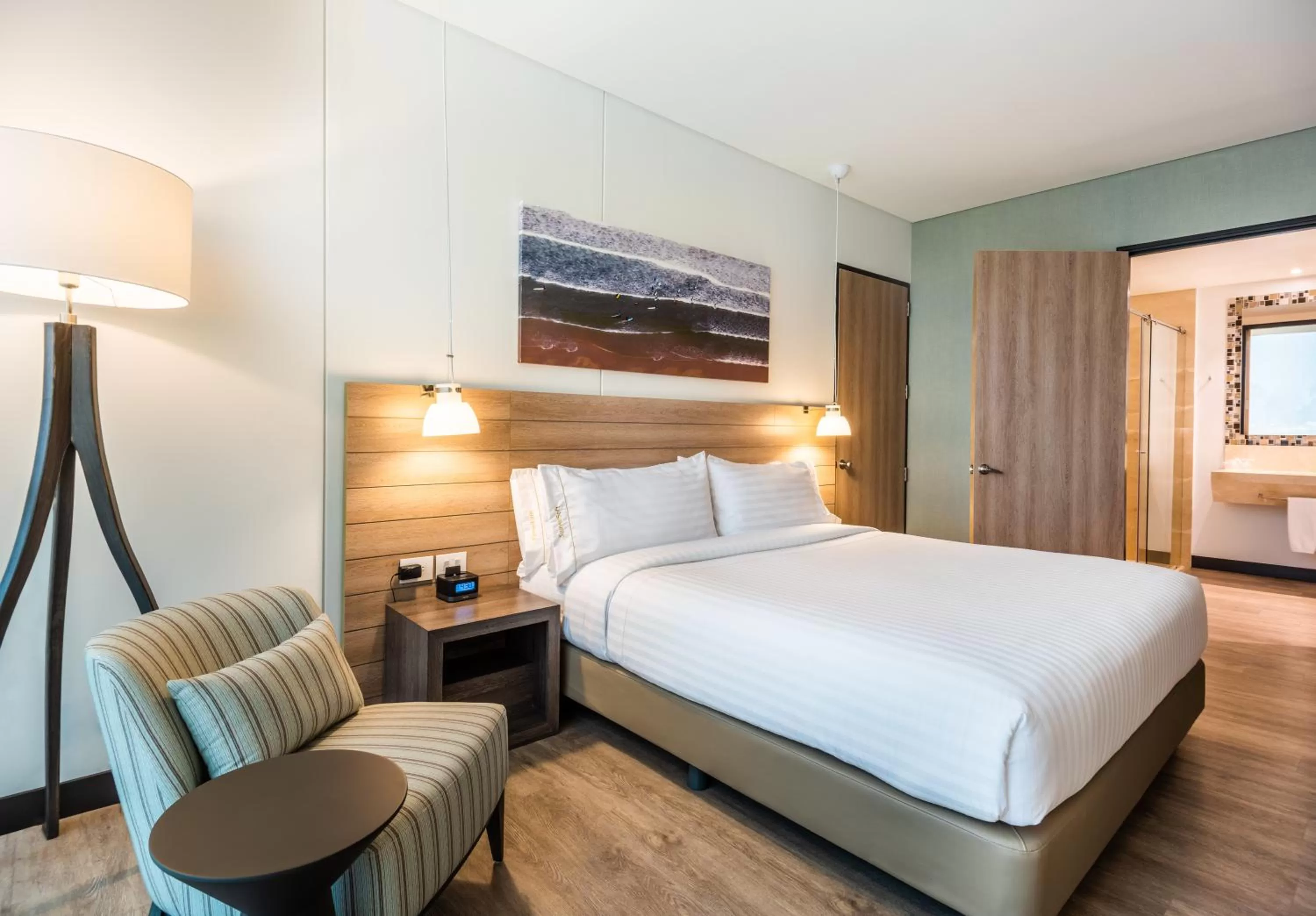 Photo of the whole room, Bed in Holiday Inn Express - Barranquilla Buenavista by IHG