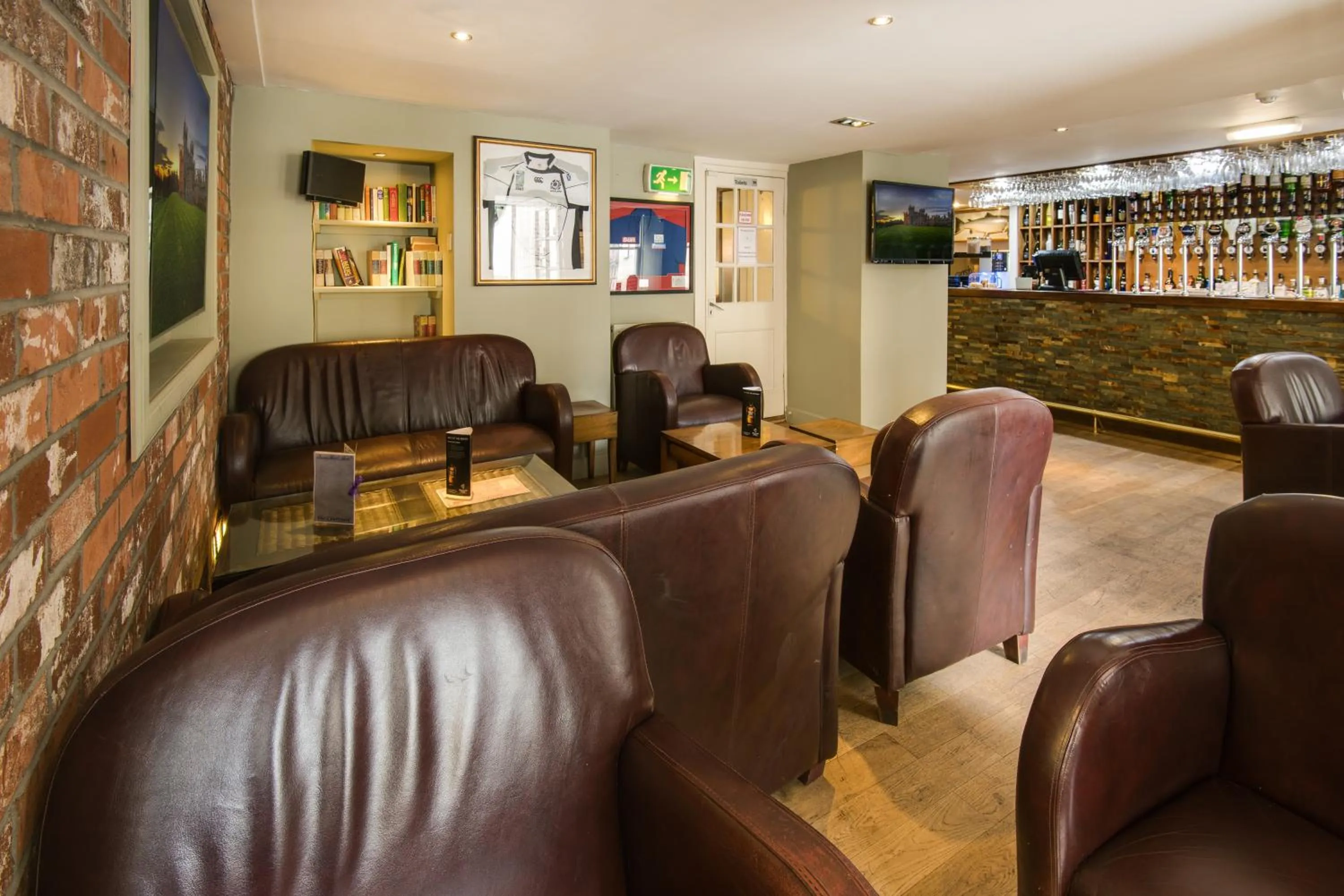 Lounge or bar in Queenshead Hotel Kelso
