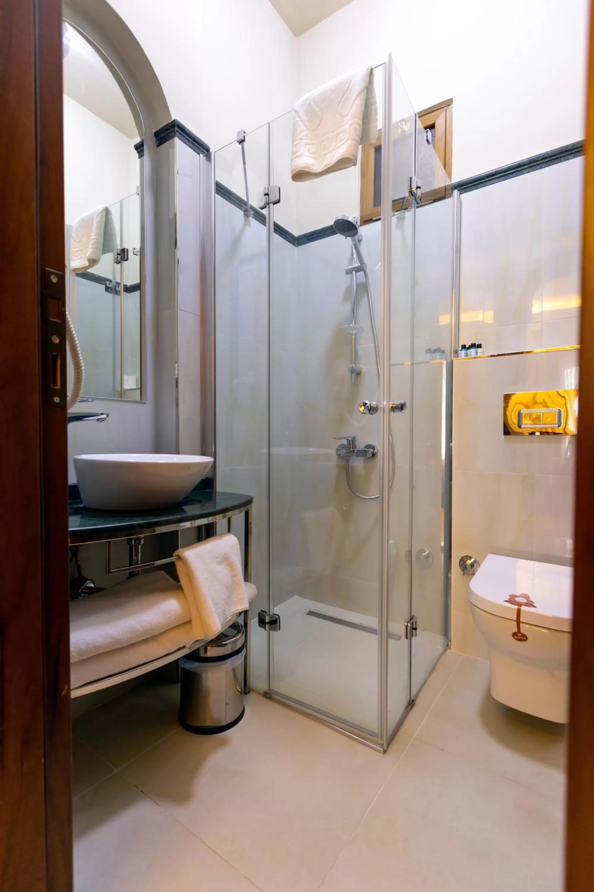 Toilet in Sirin Han Hotel Old City