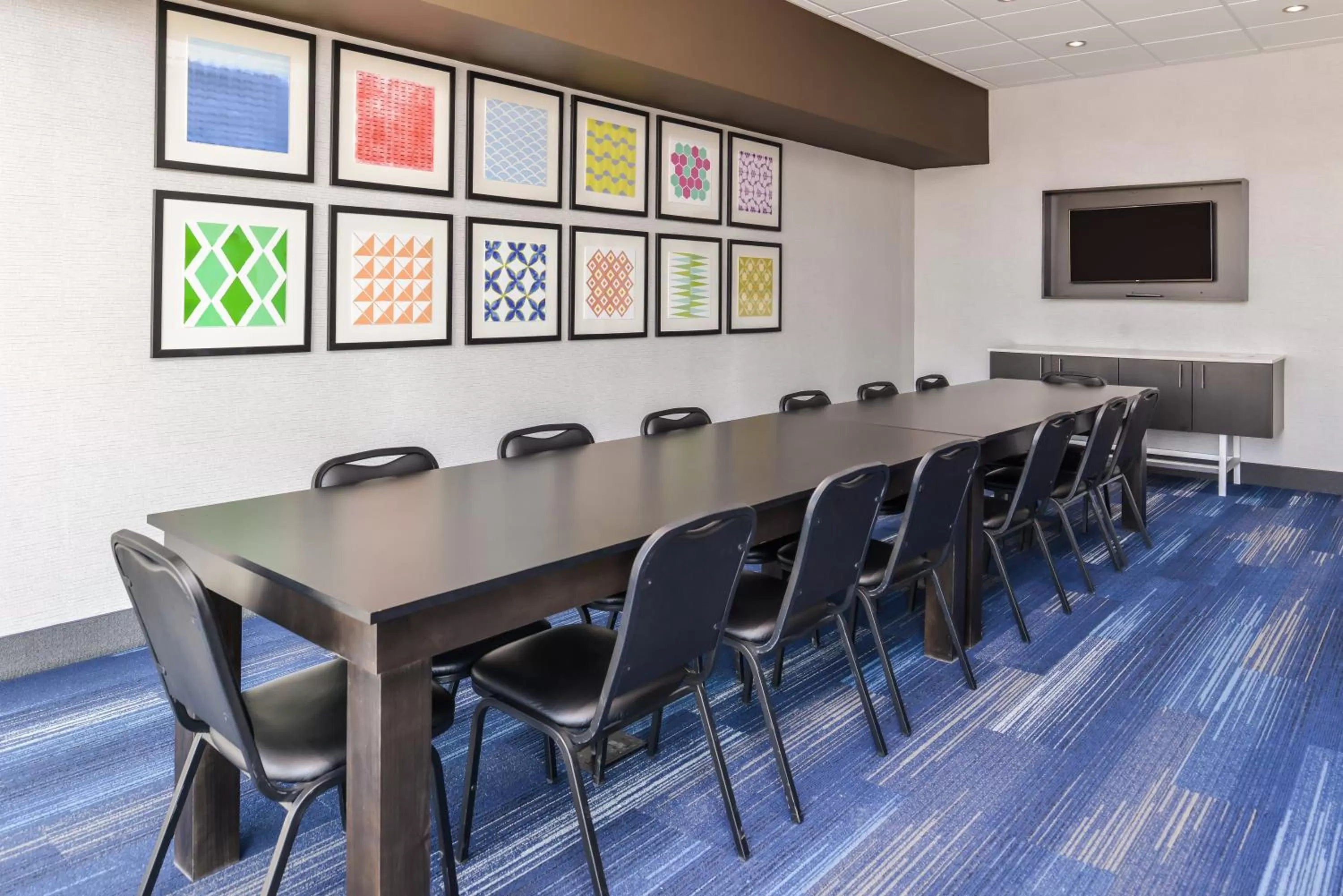 Meeting/conference room in Holiday Inn Express & Suites - Kansas City - Lee's Summit by IHG