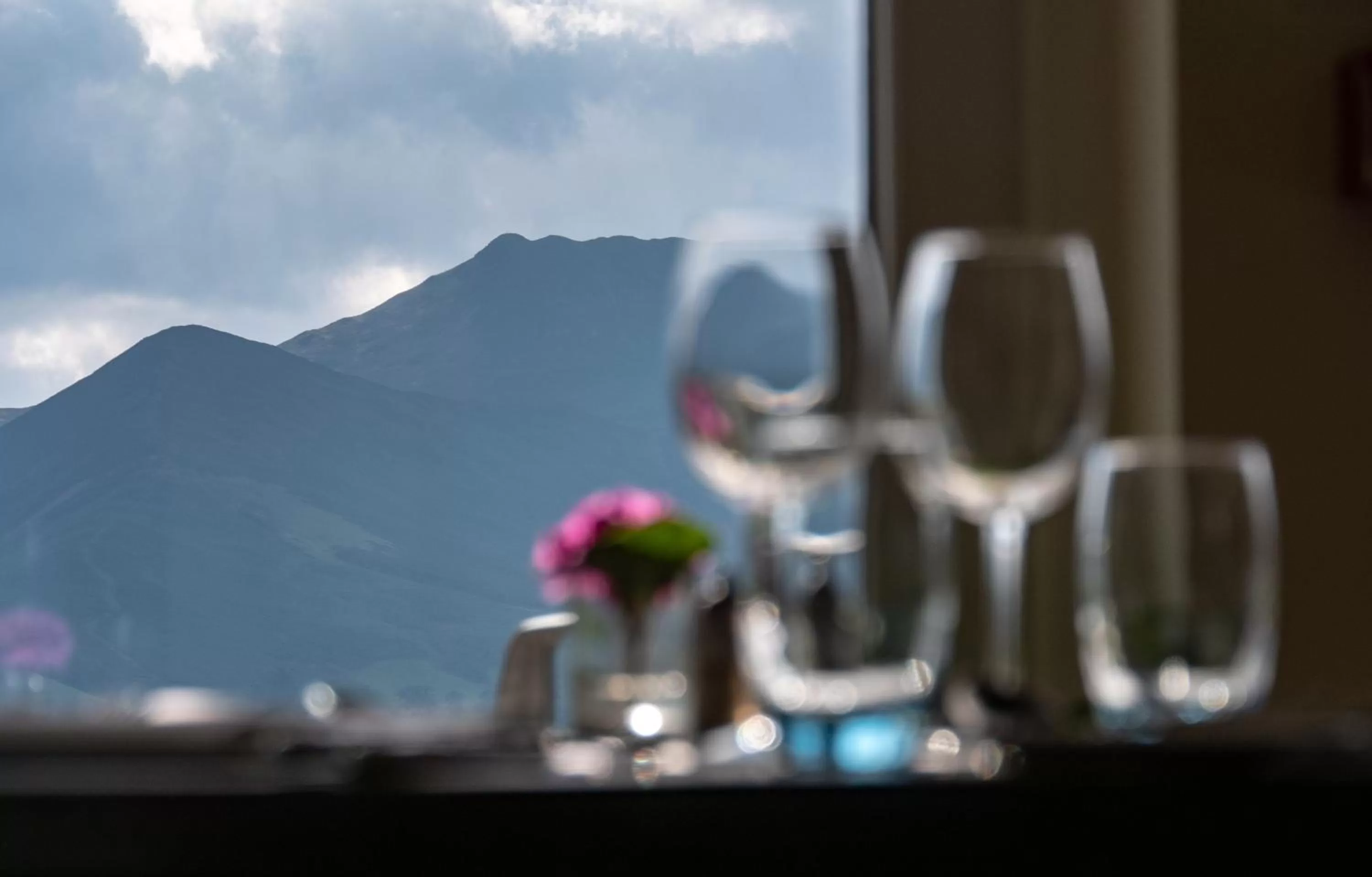 Mountain view in Lyzzick Hall Hotel