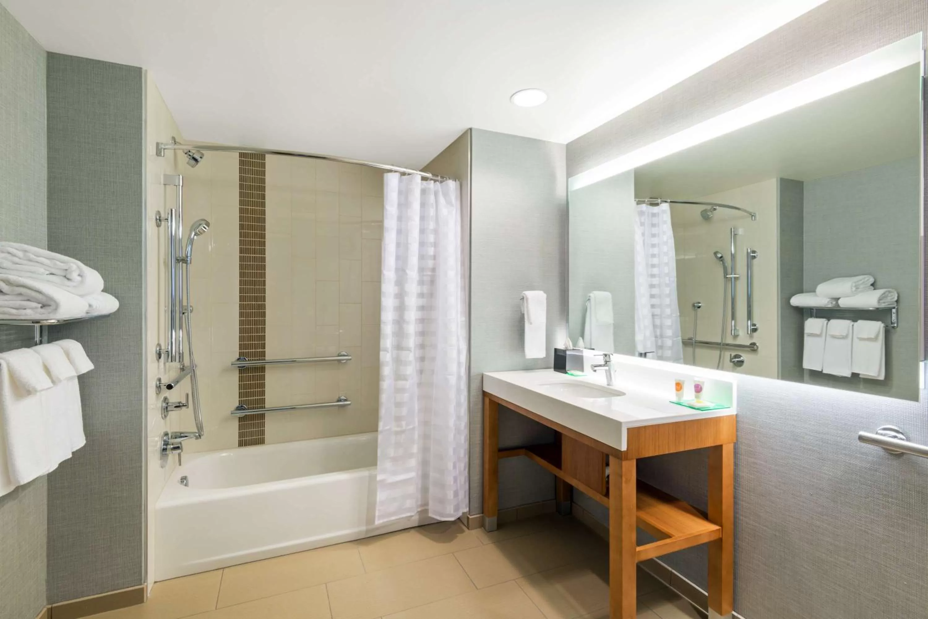 Bathroom in Hyatt Place Denver Downtown