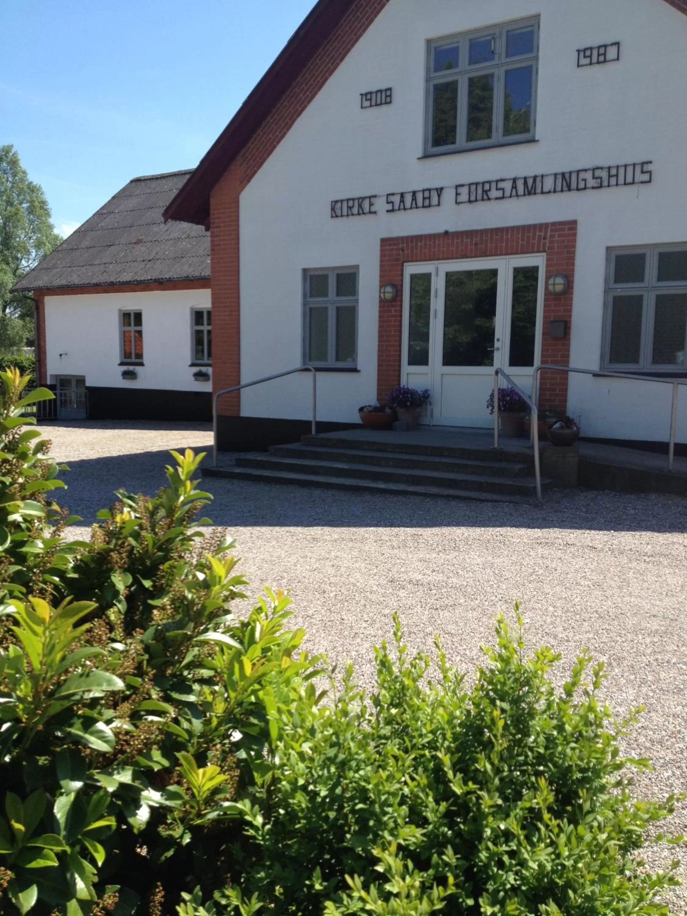 Facade/entrance, Property Building in Kirke Saaby Forsamlingshus