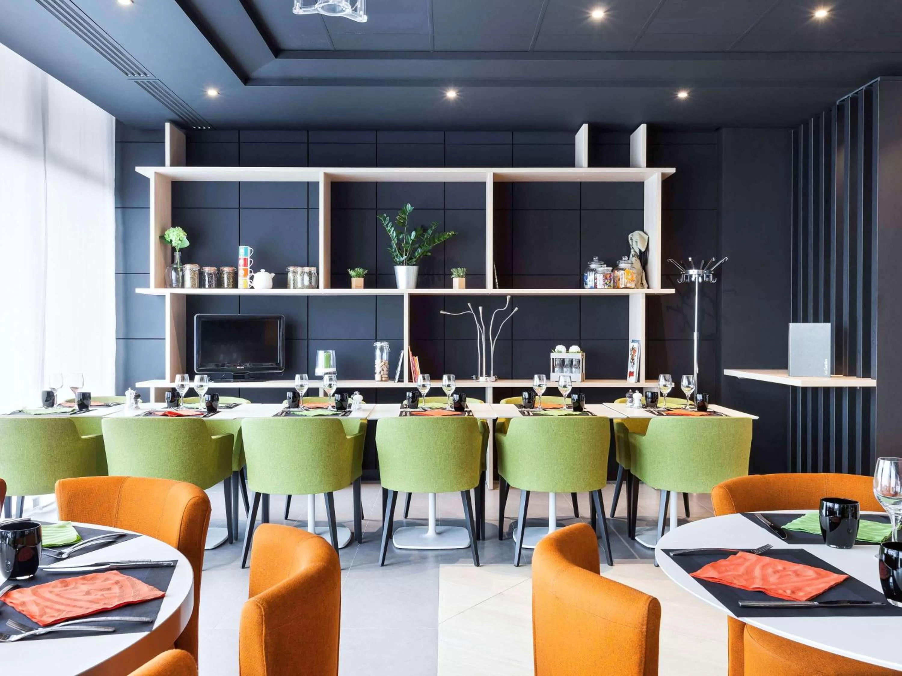 Restaurant/places to eat in Novotel Tours Centre Gare