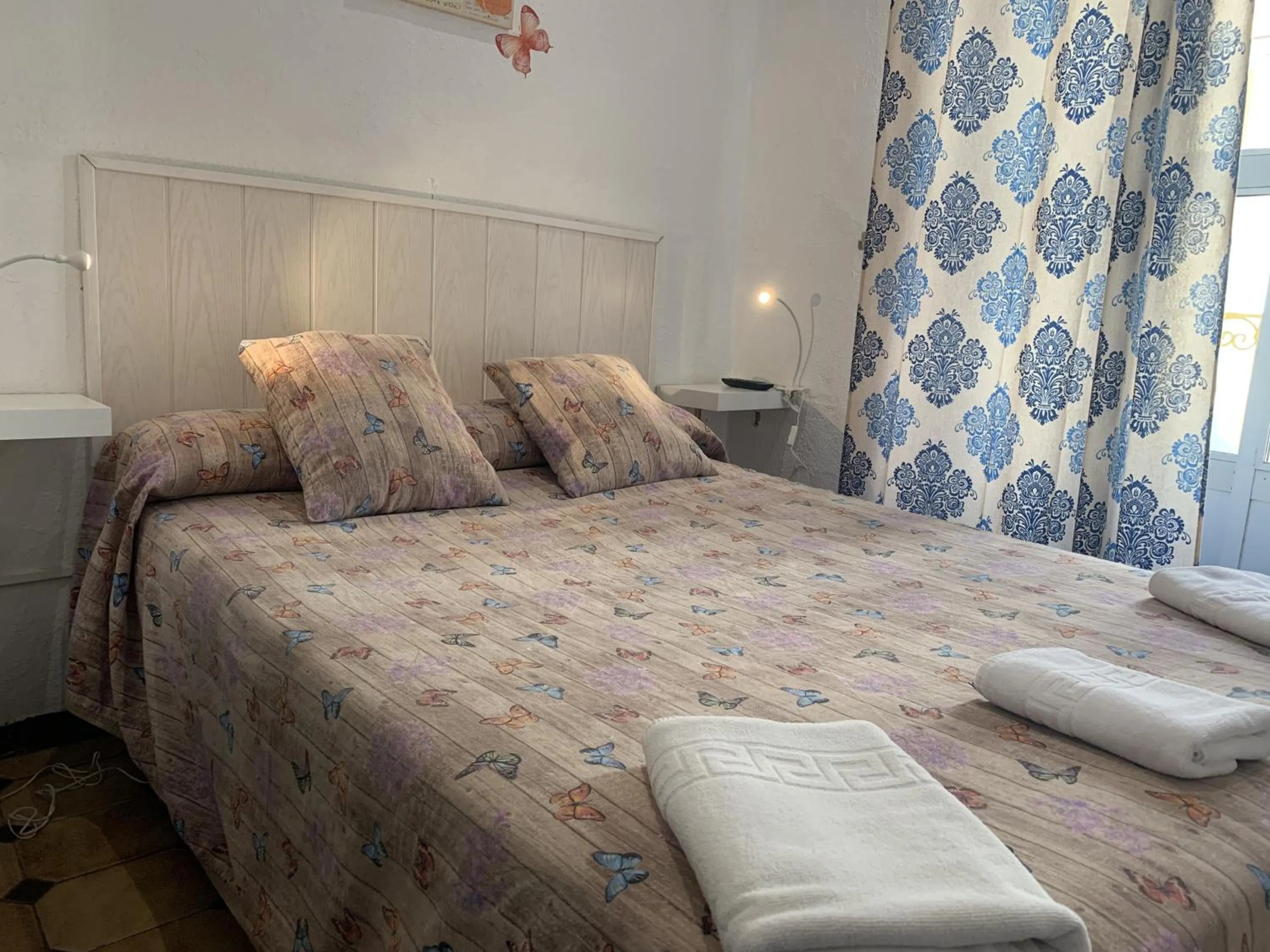 Bedroom, Bed in Giraldilla