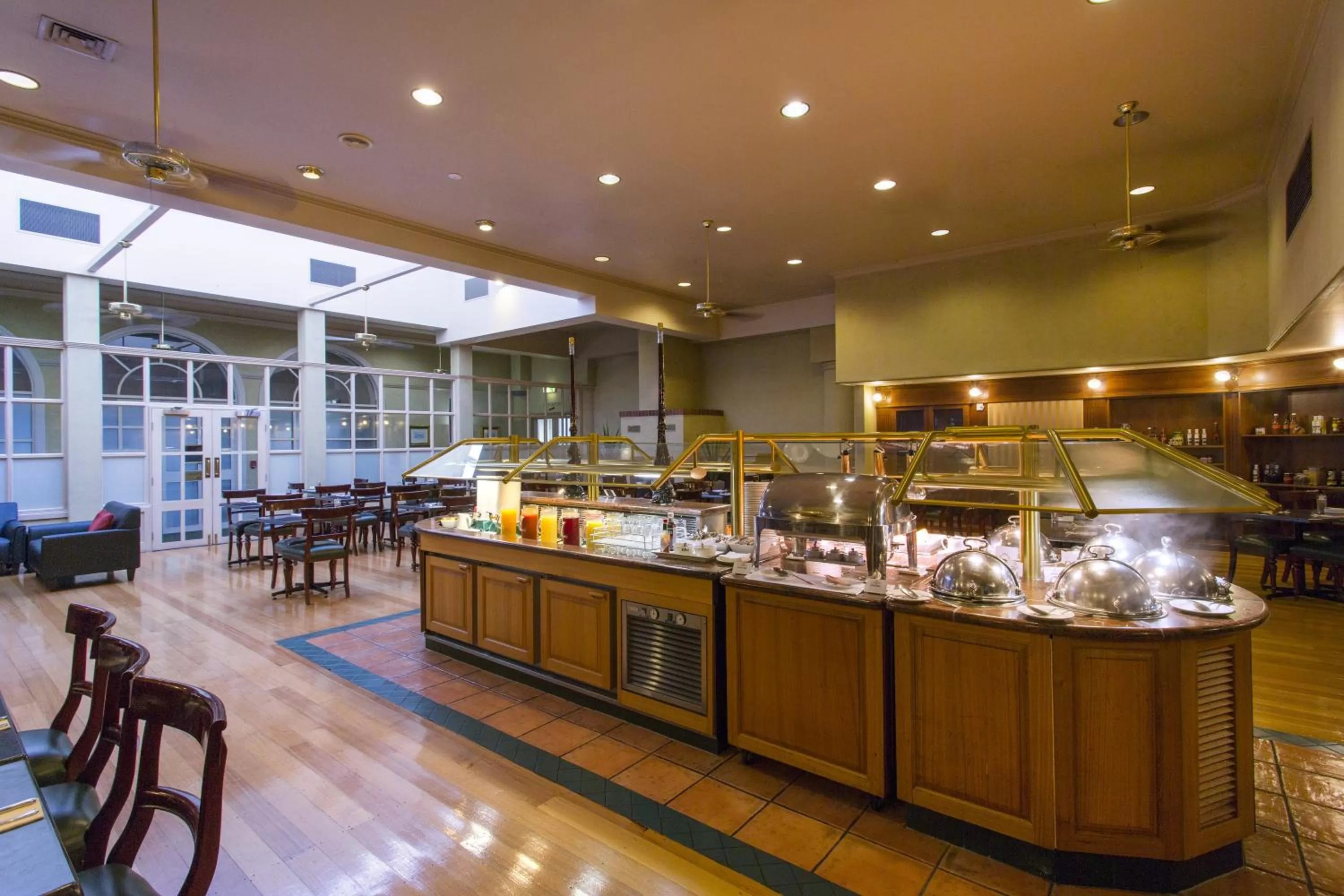 Restaurant/places to eat in Hotel Grand Chancellor Launceston