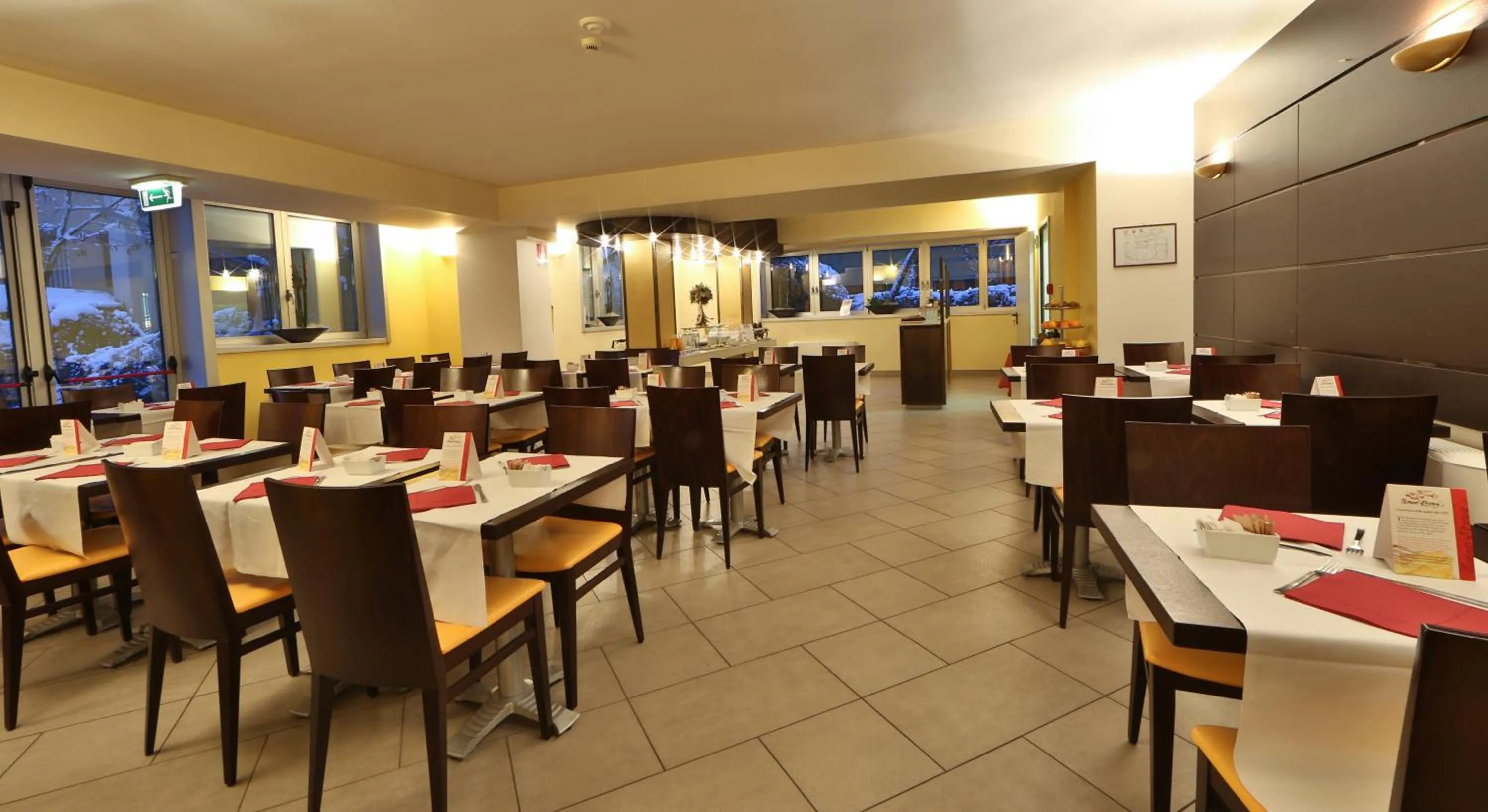 Restaurant/places to eat in Best Western City Hotel