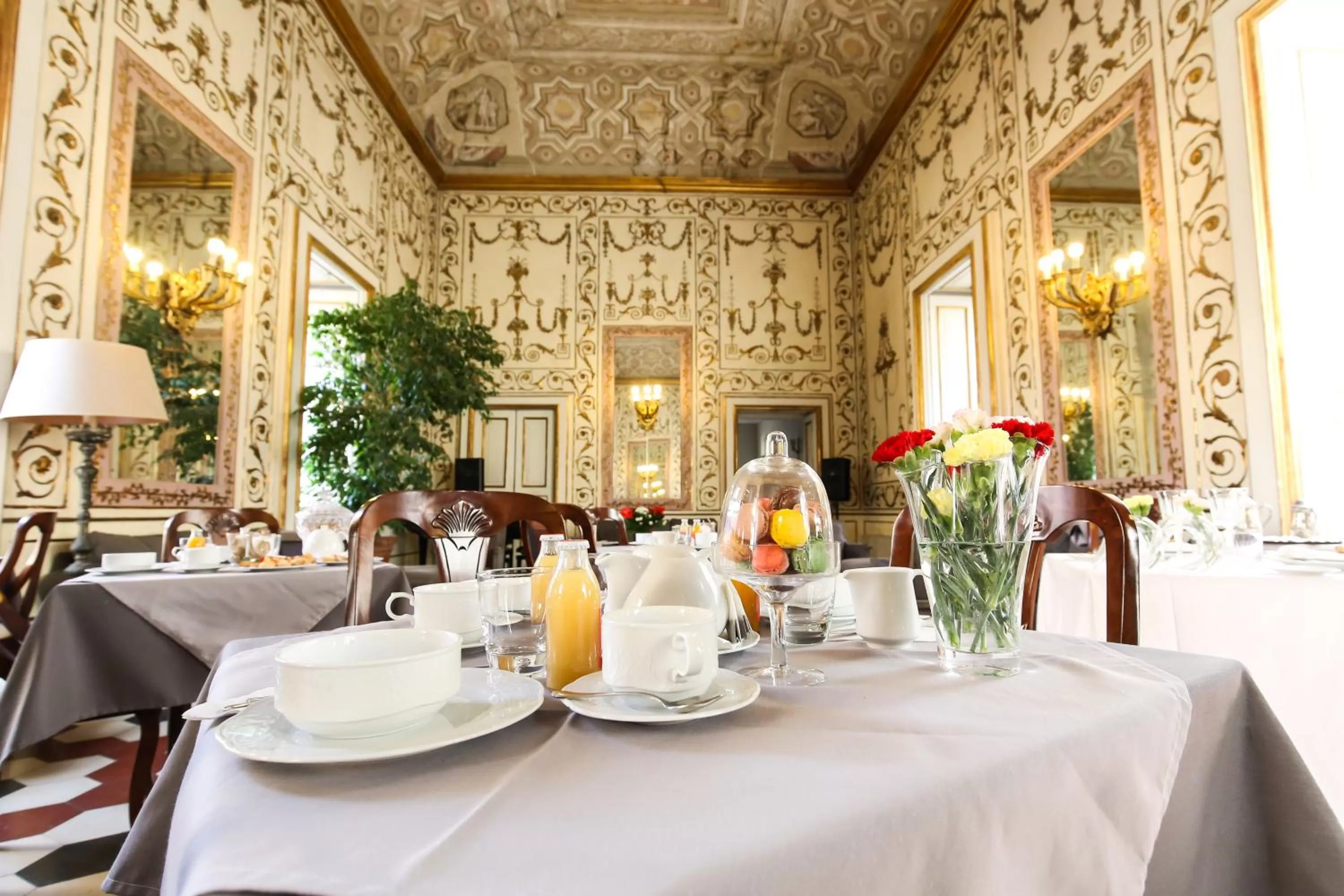 Restaurant/places to eat in Decumani Hotel De Charme