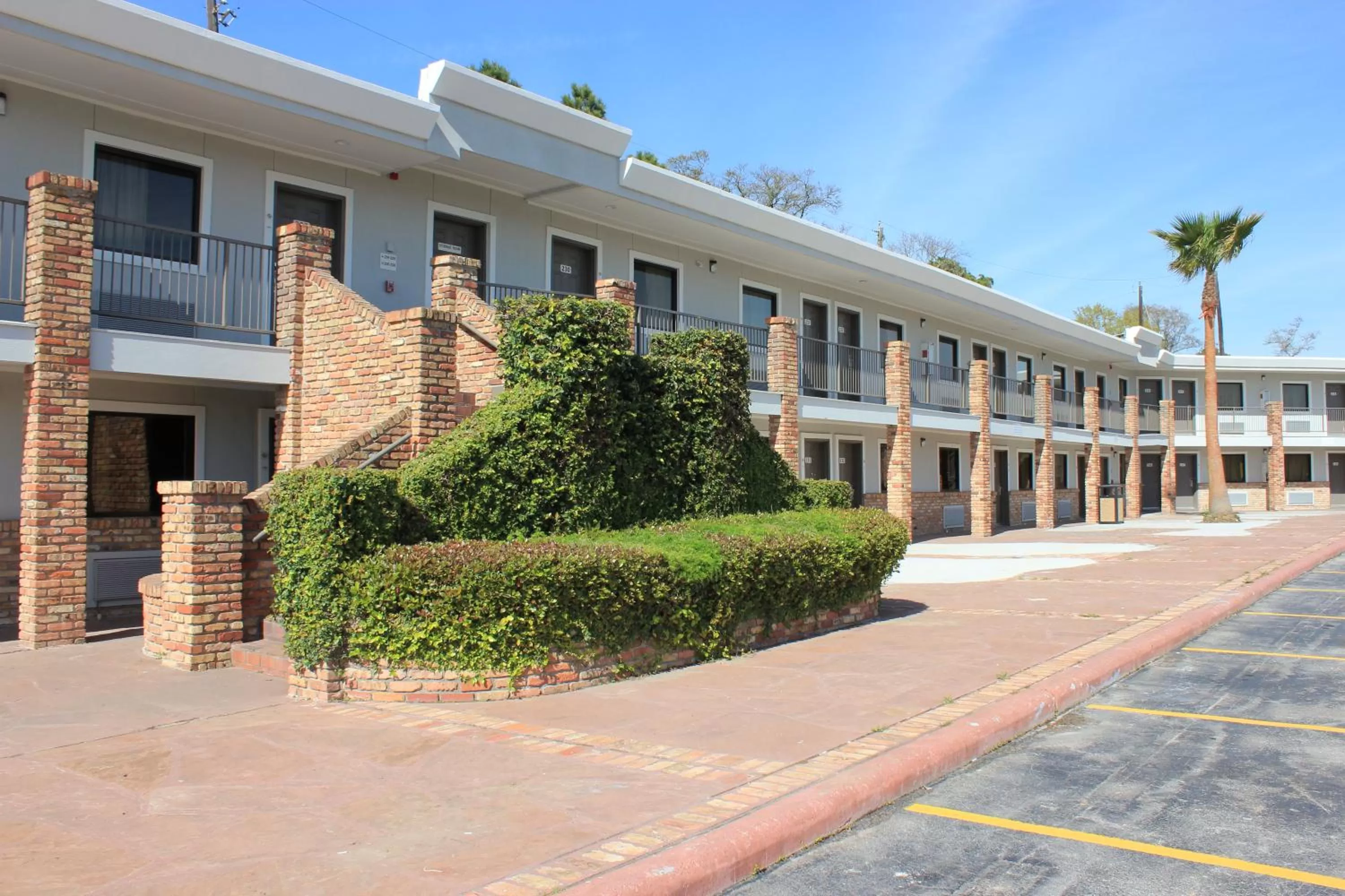 Property Building in Studio 6-Houston, TX - East