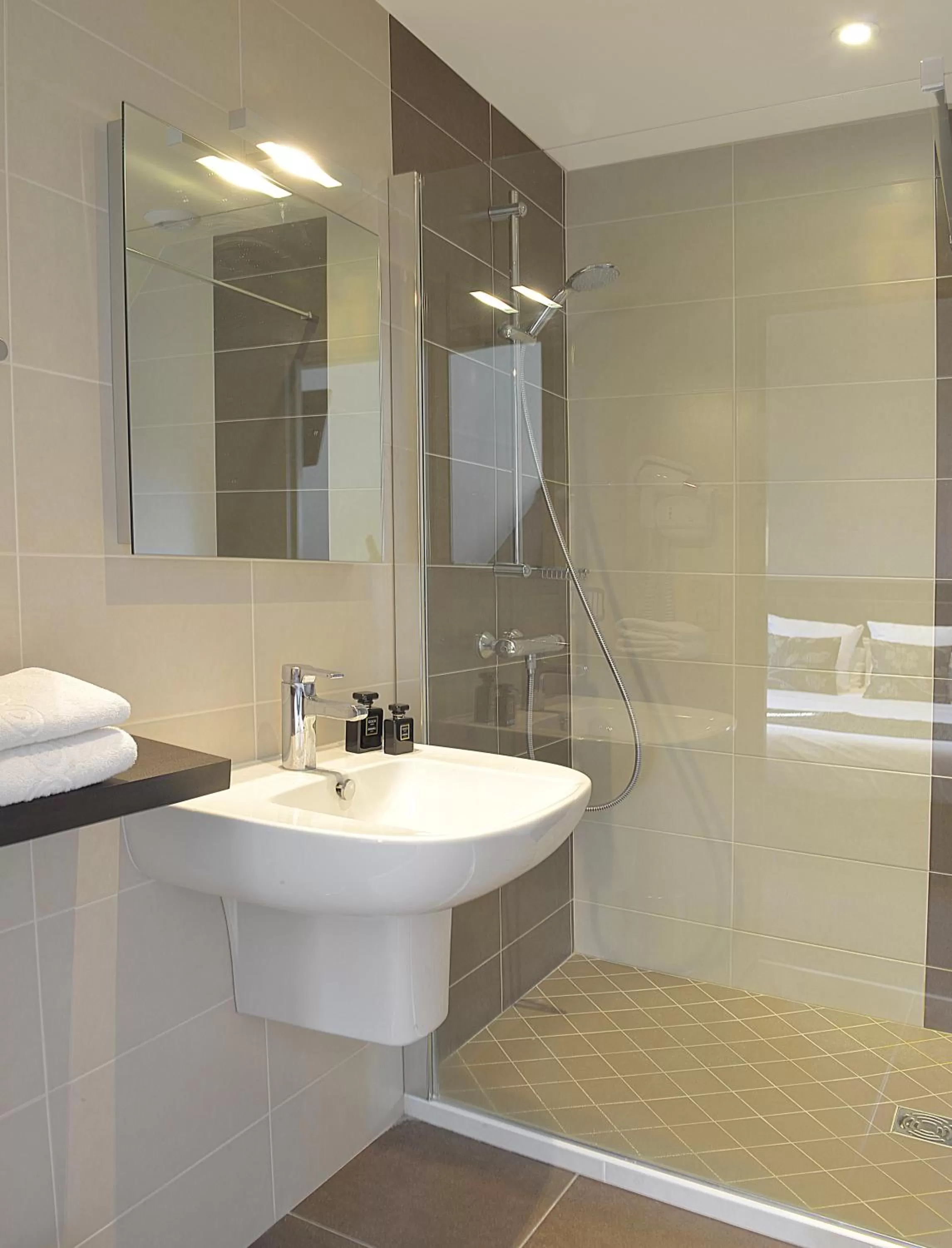 Bathroom in Hotel Reine Mathilde