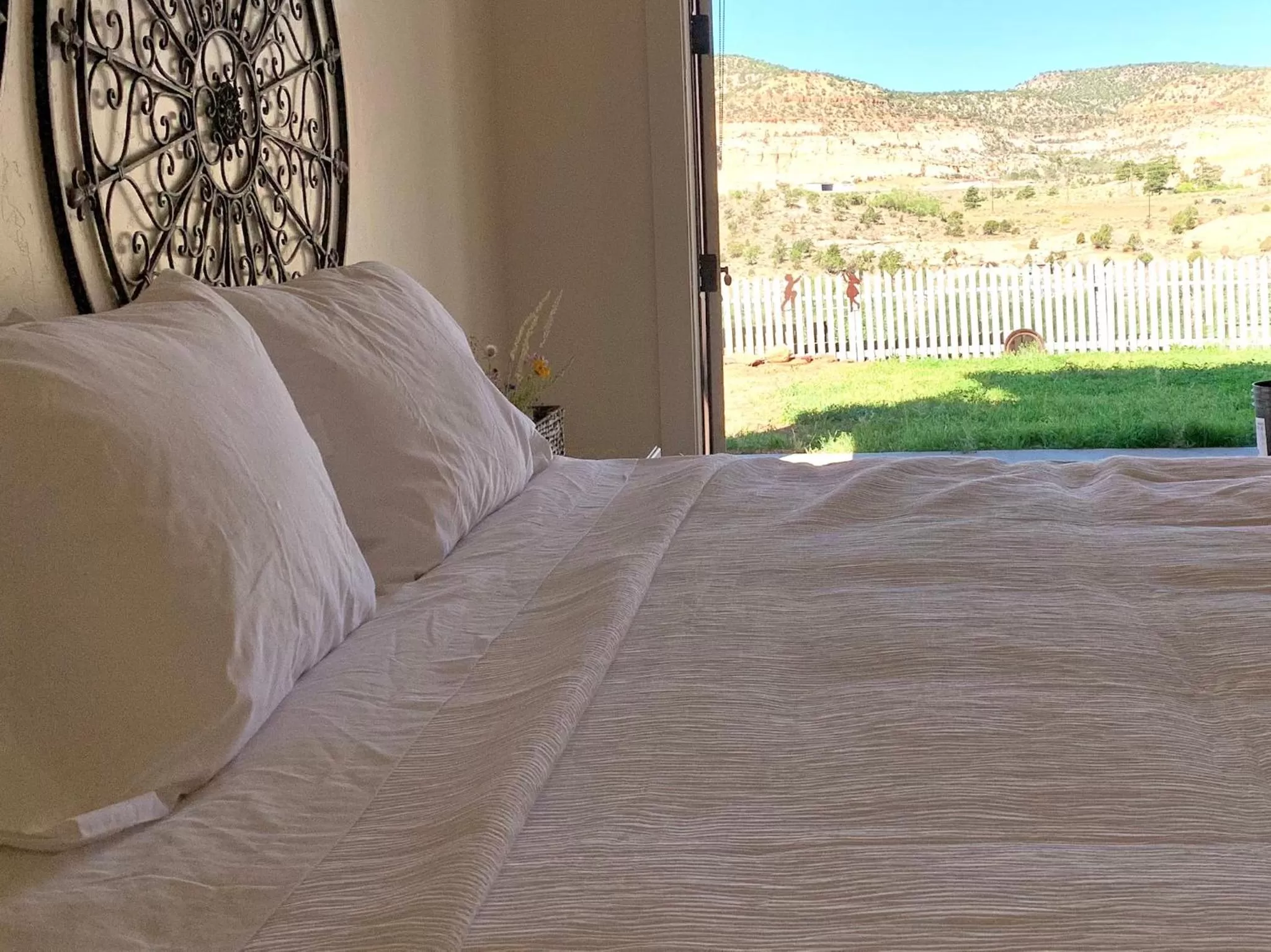 Bed in Annie's Place Bed & Breakfast